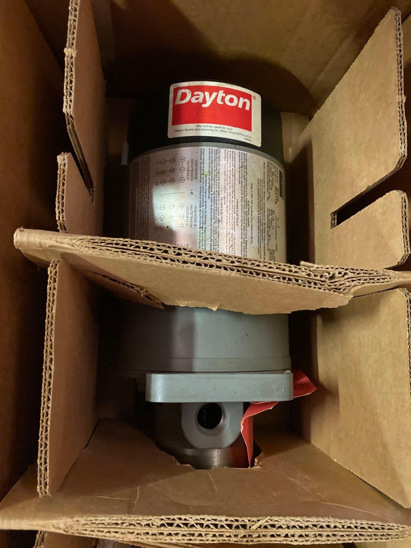 NEW Dayton Coolant Pump - Image 8 of 10