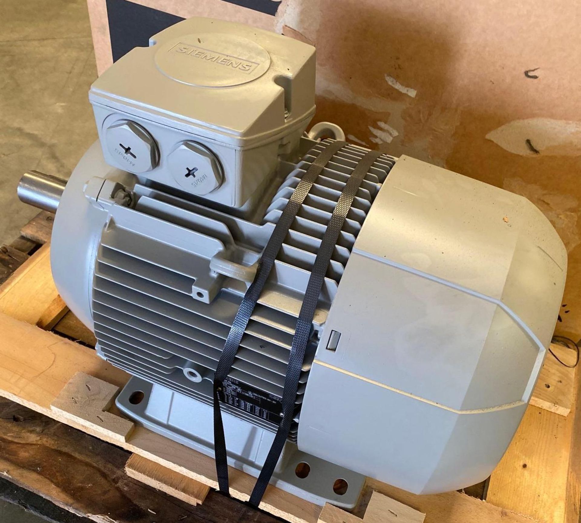 NEW IN BOX Siemens AC Motor - Image 4 of 5