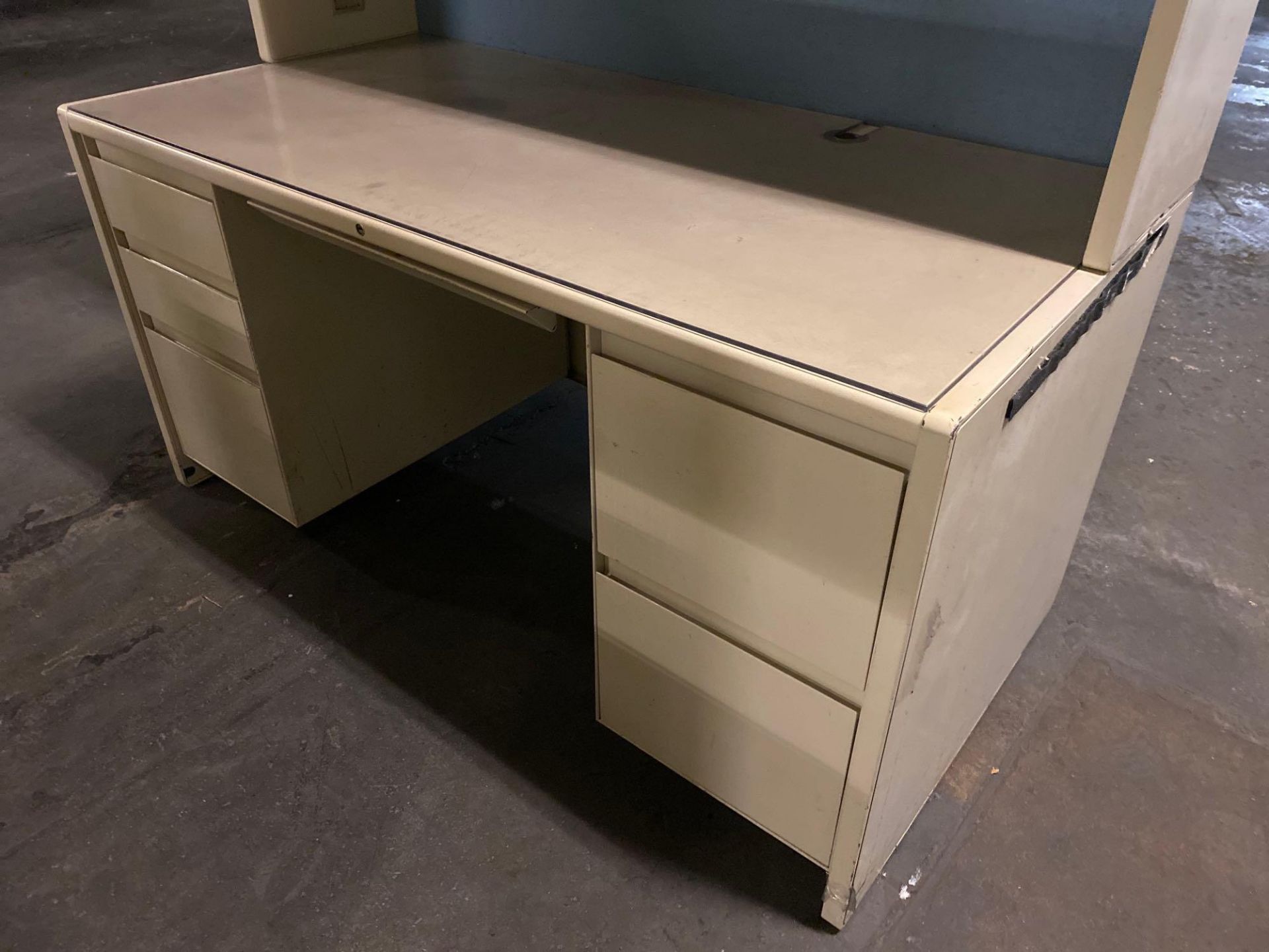 30” x 60” desk w/ upper Cabinet Unit - Image 2 of 6