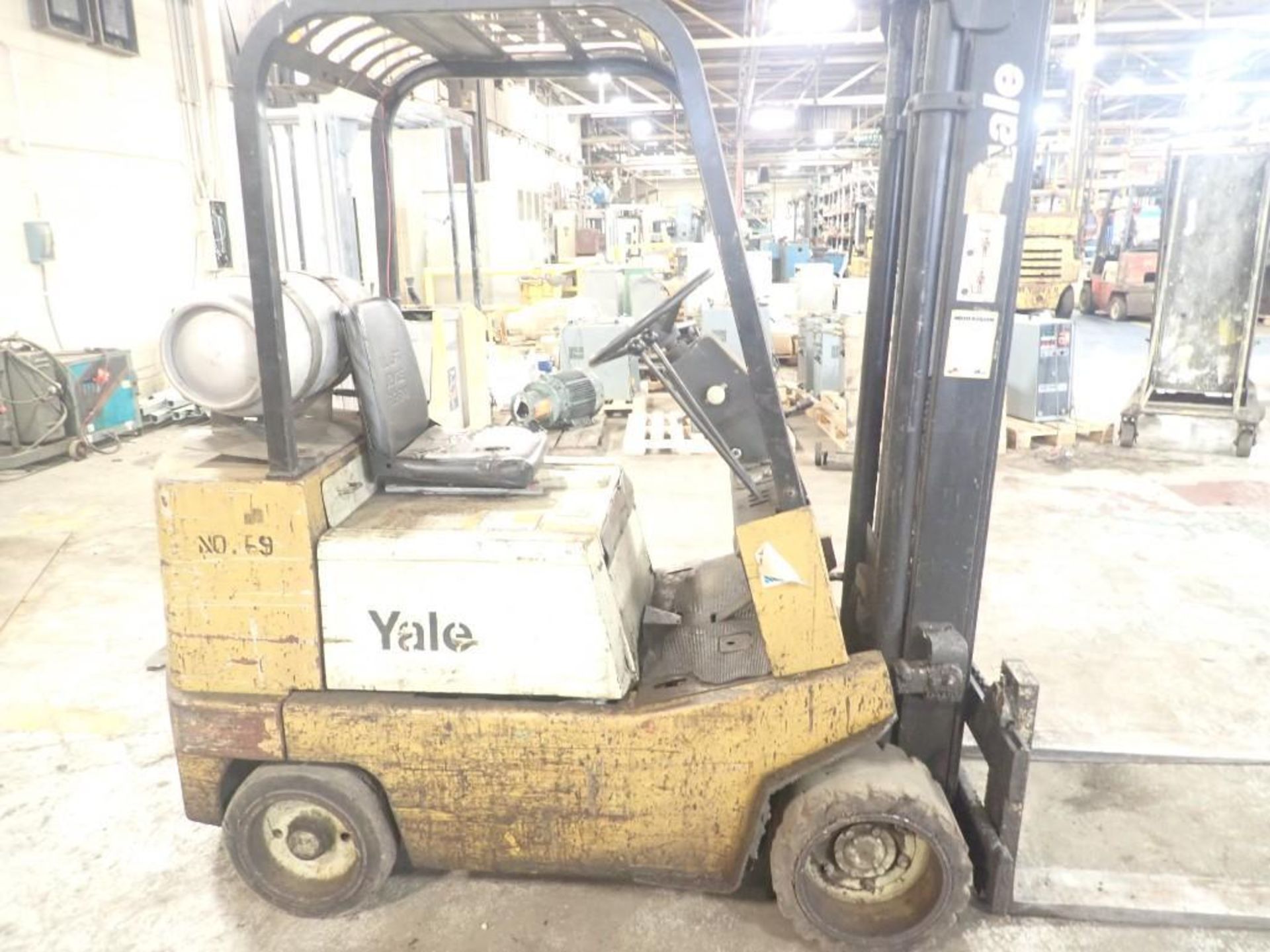 4,000 Lb Yale LP Forklift - Image 3 of 10