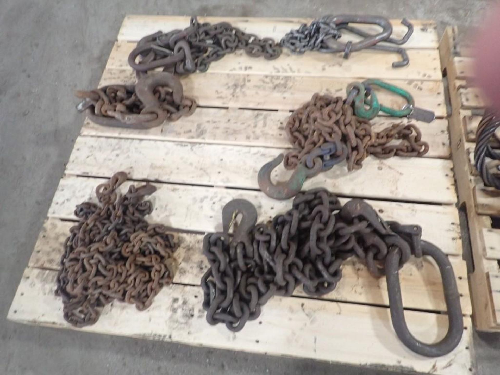 Lot of Chains & Misc