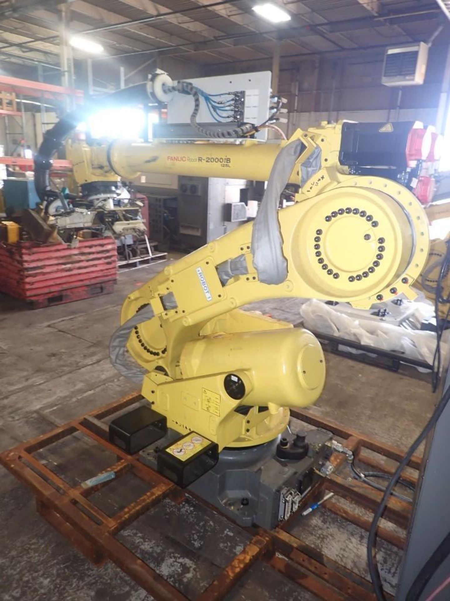 *NEW* 2011 Fanuc R-2000iB 125L w/ R30-iA Control - Image 4 of 8