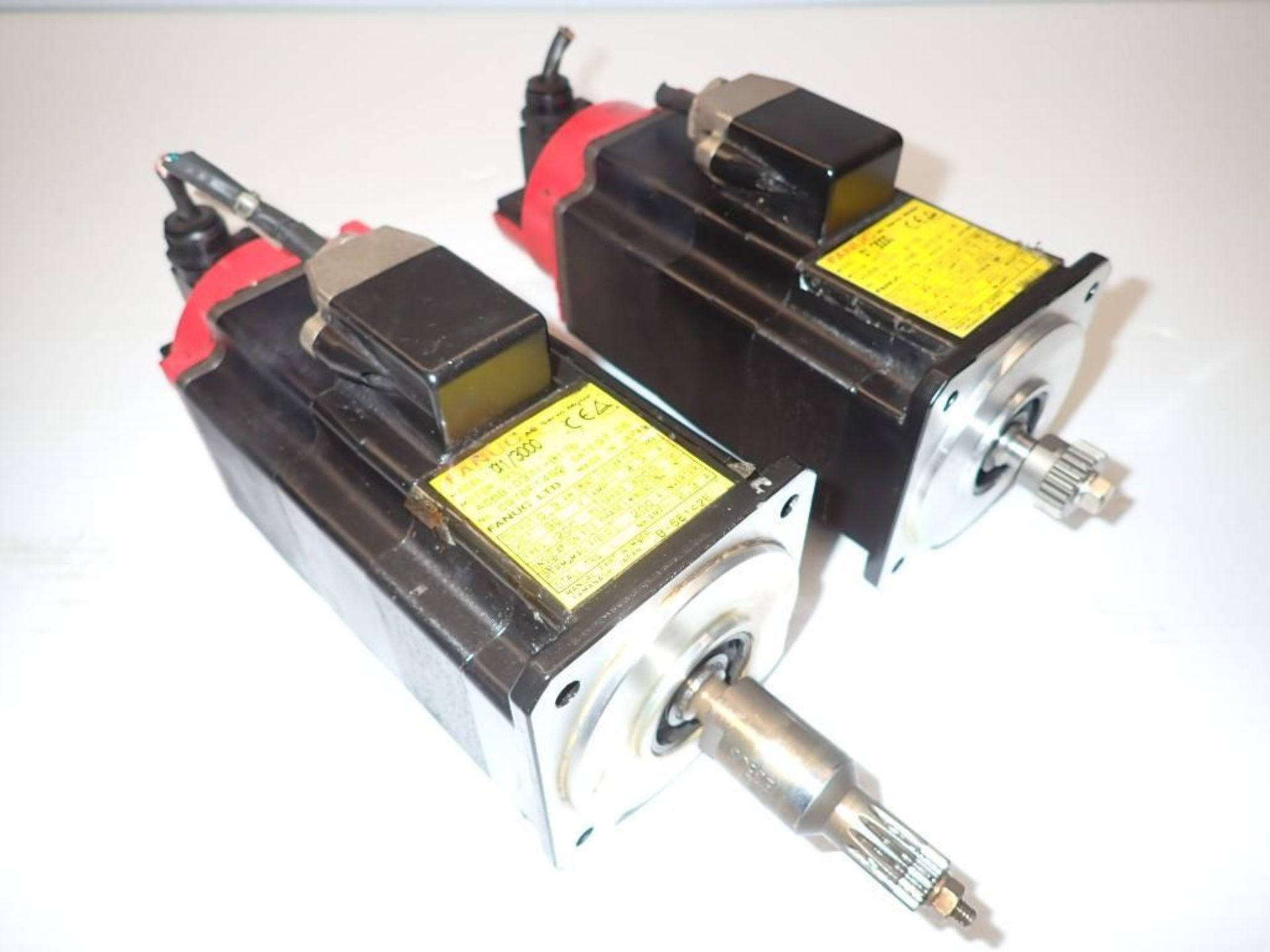 Lot of (2) Fanuc #A06B-0371-B175 Servo Motors