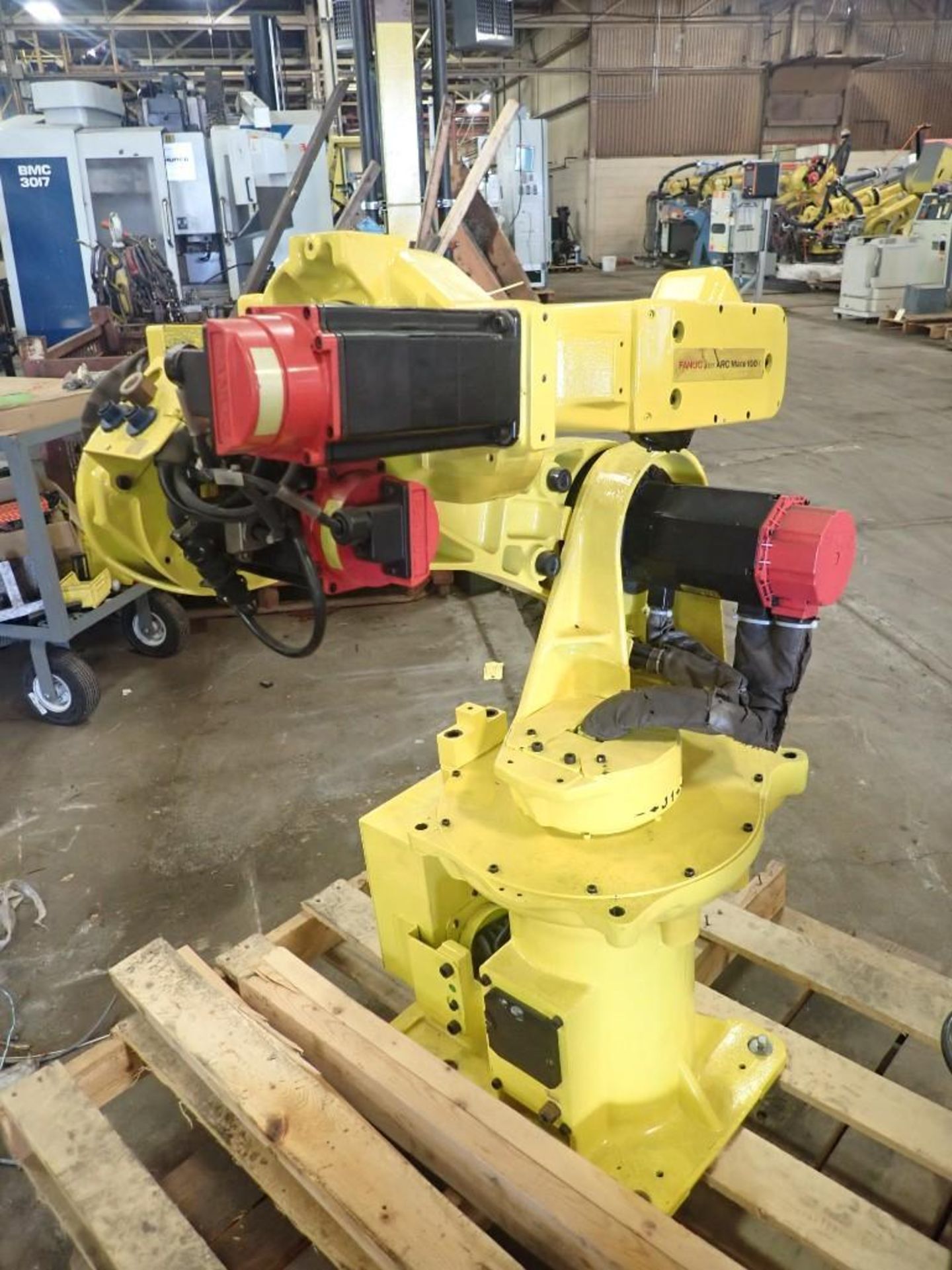 Fanuc ArcMate 100i Robot w/ R-J2 Control - Image 2 of 10