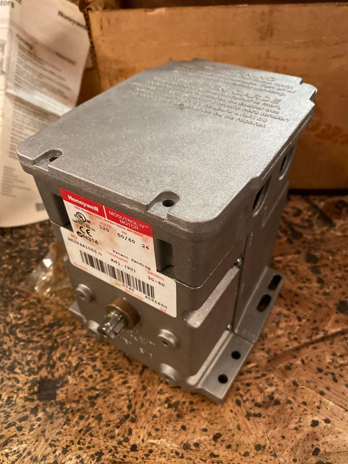 Old Stock Honeywell Modutrol IV Motor