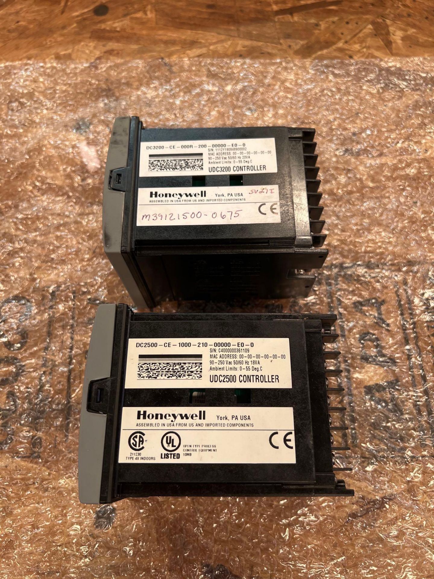 Lot of (2) Honeywell Universal Digital Control