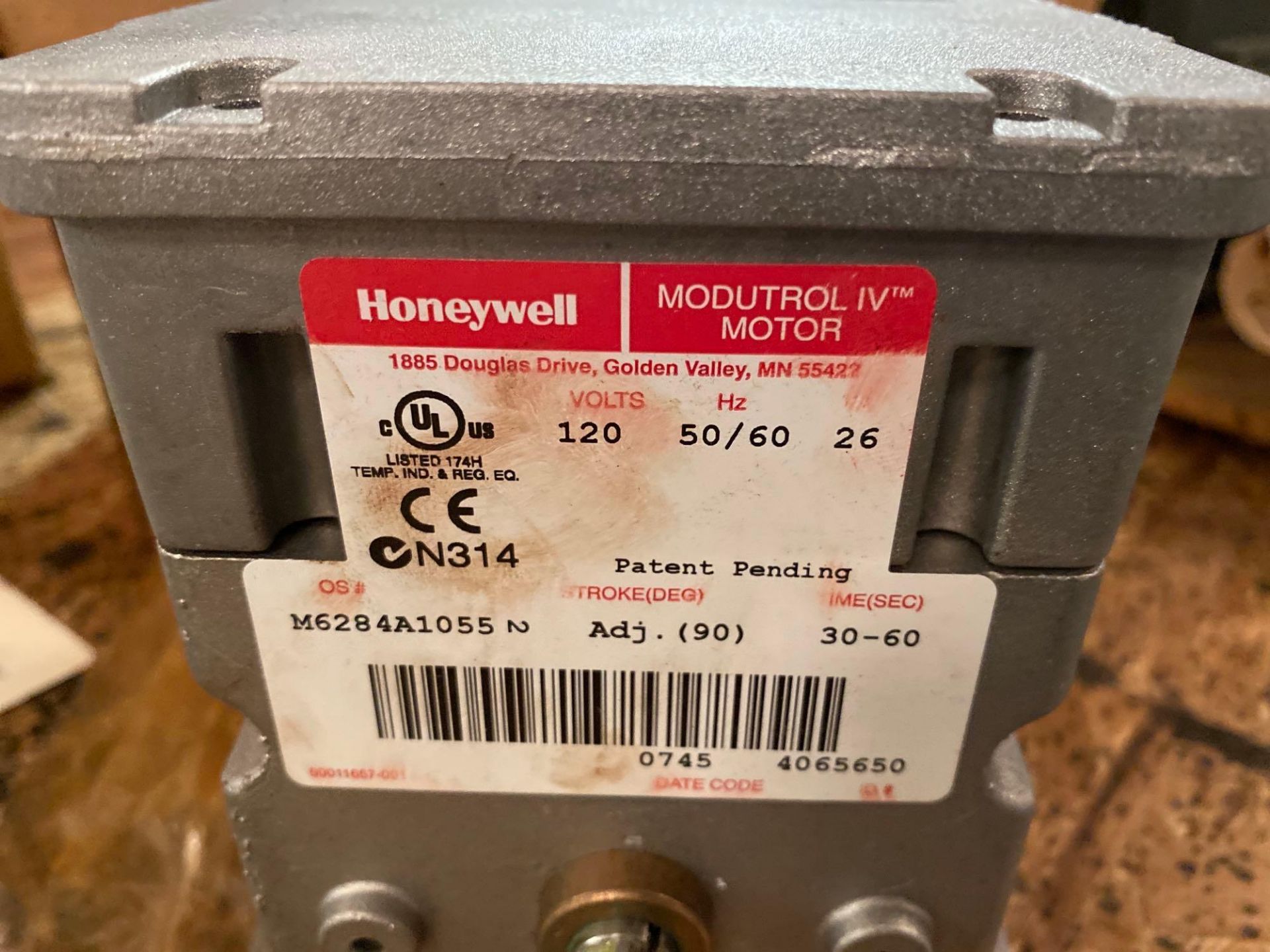 Old Stock Honeywell Modutrol IV Motor - Image 2 of 3