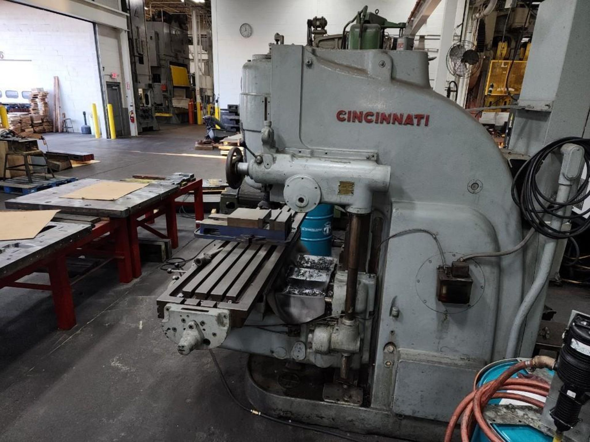 Cincinnati #4 Vertical Milling Machine - Image 3 of 3