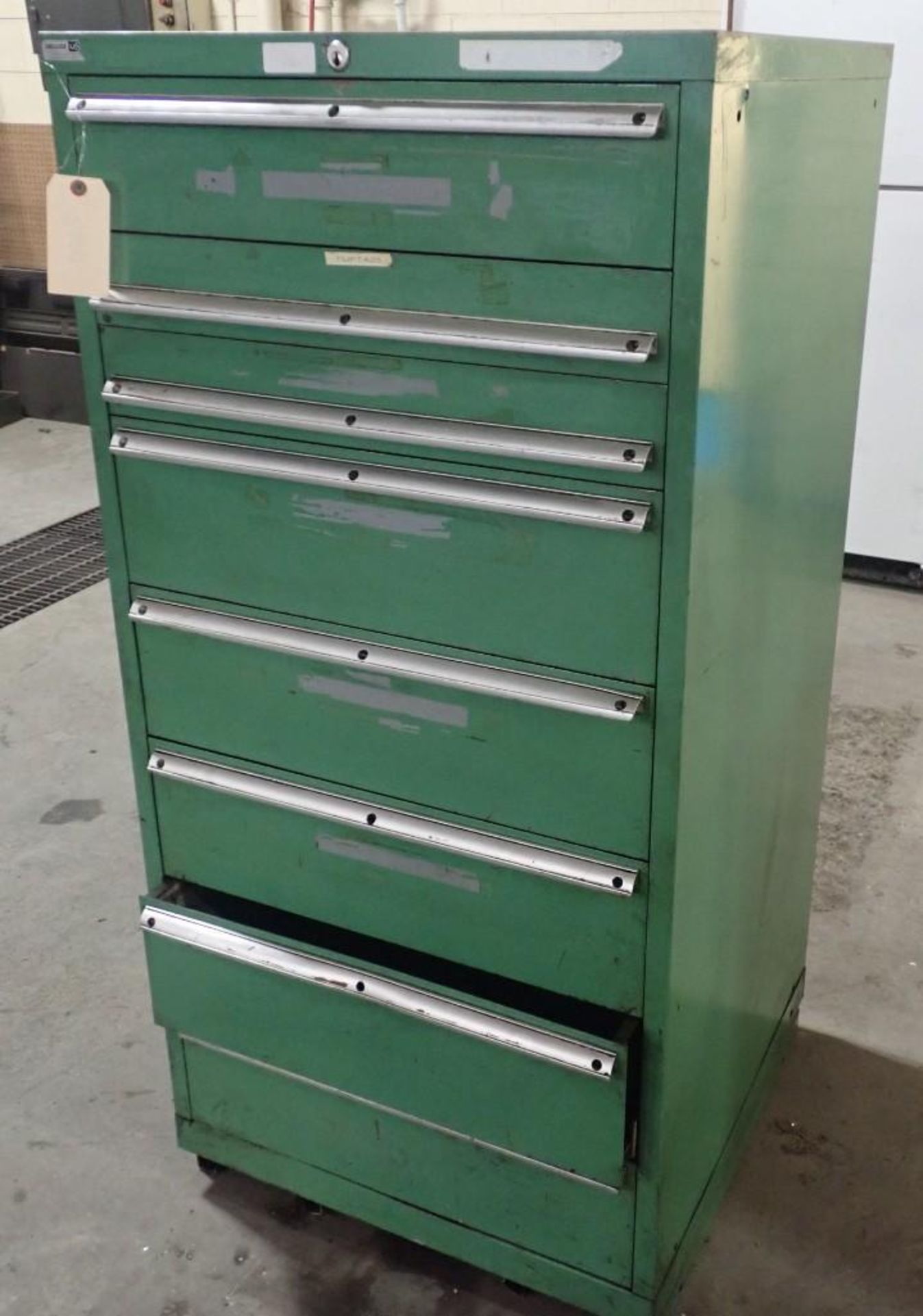 8 Drawer Deluxe / Lista Cabinet