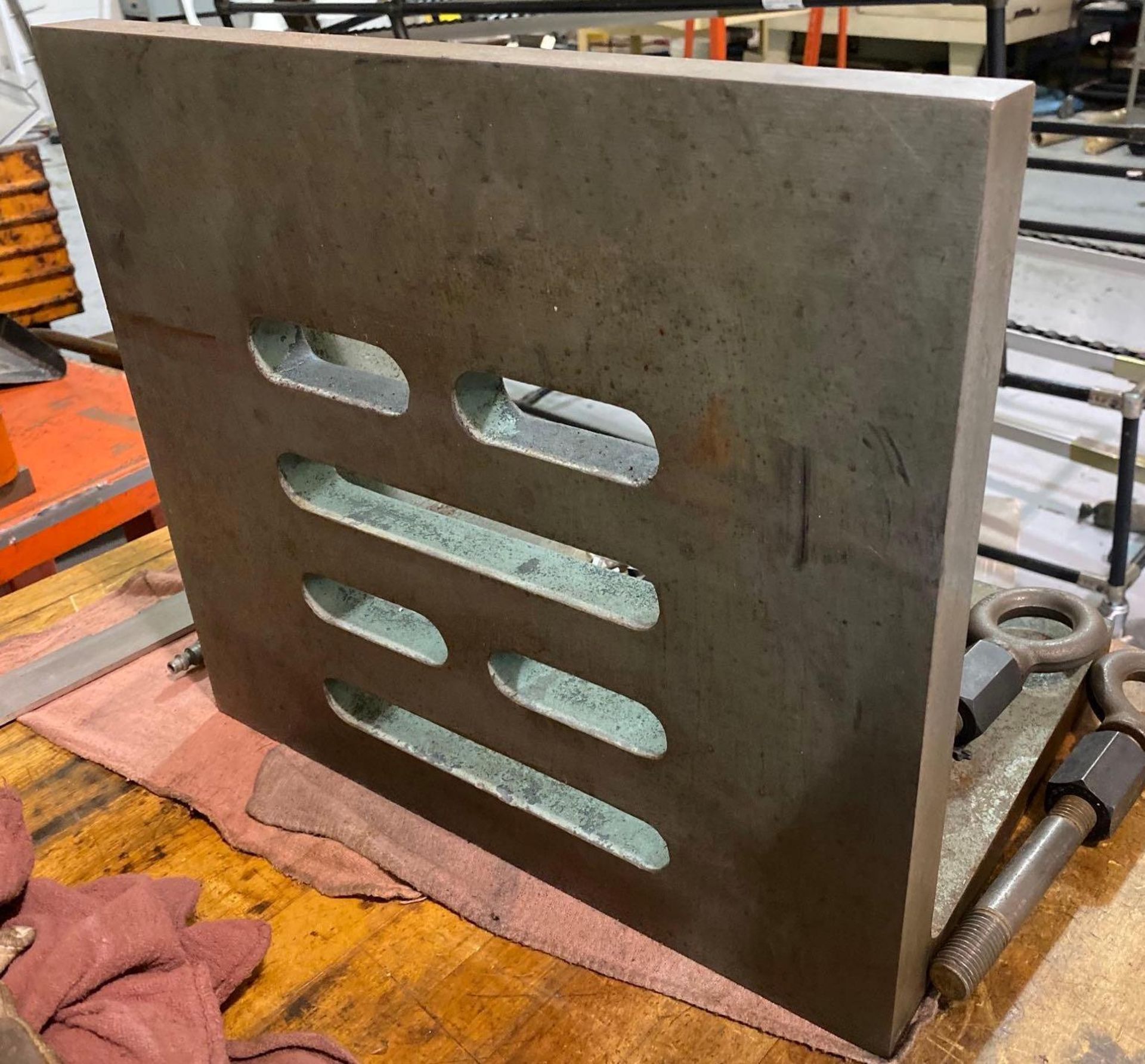 16" x 14" x 12" Cast Iron Angle Plate - Image 2 of 2