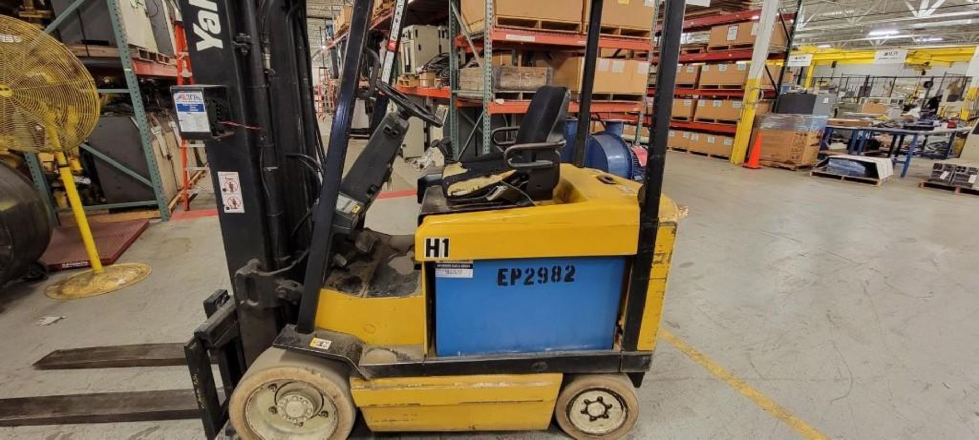 6,000 Lb Capacity Yale Electric Forklift w/Charger - Image 2 of 18