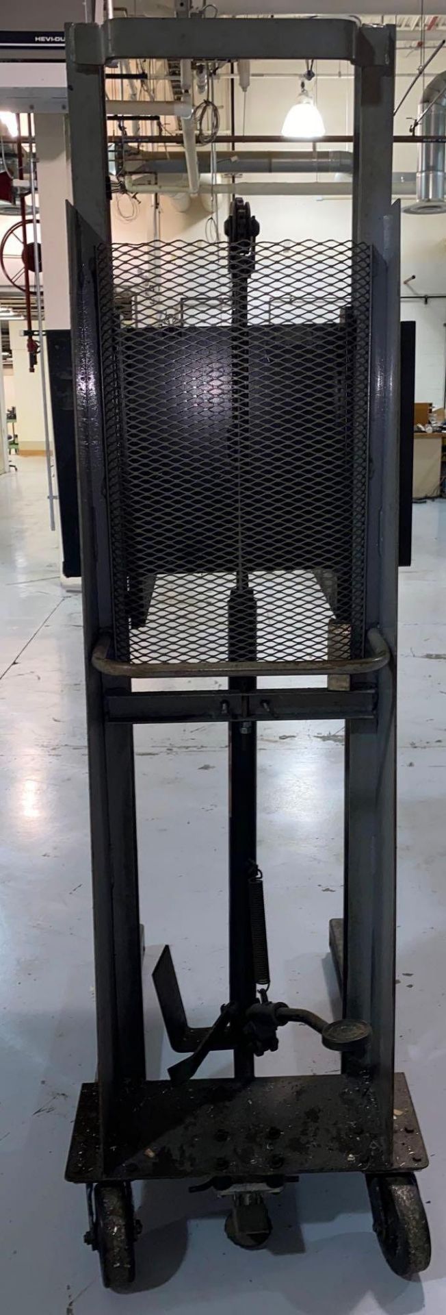 Regal 1,000 Lb Platform Lift Mod# W60 - Image 7 of 7