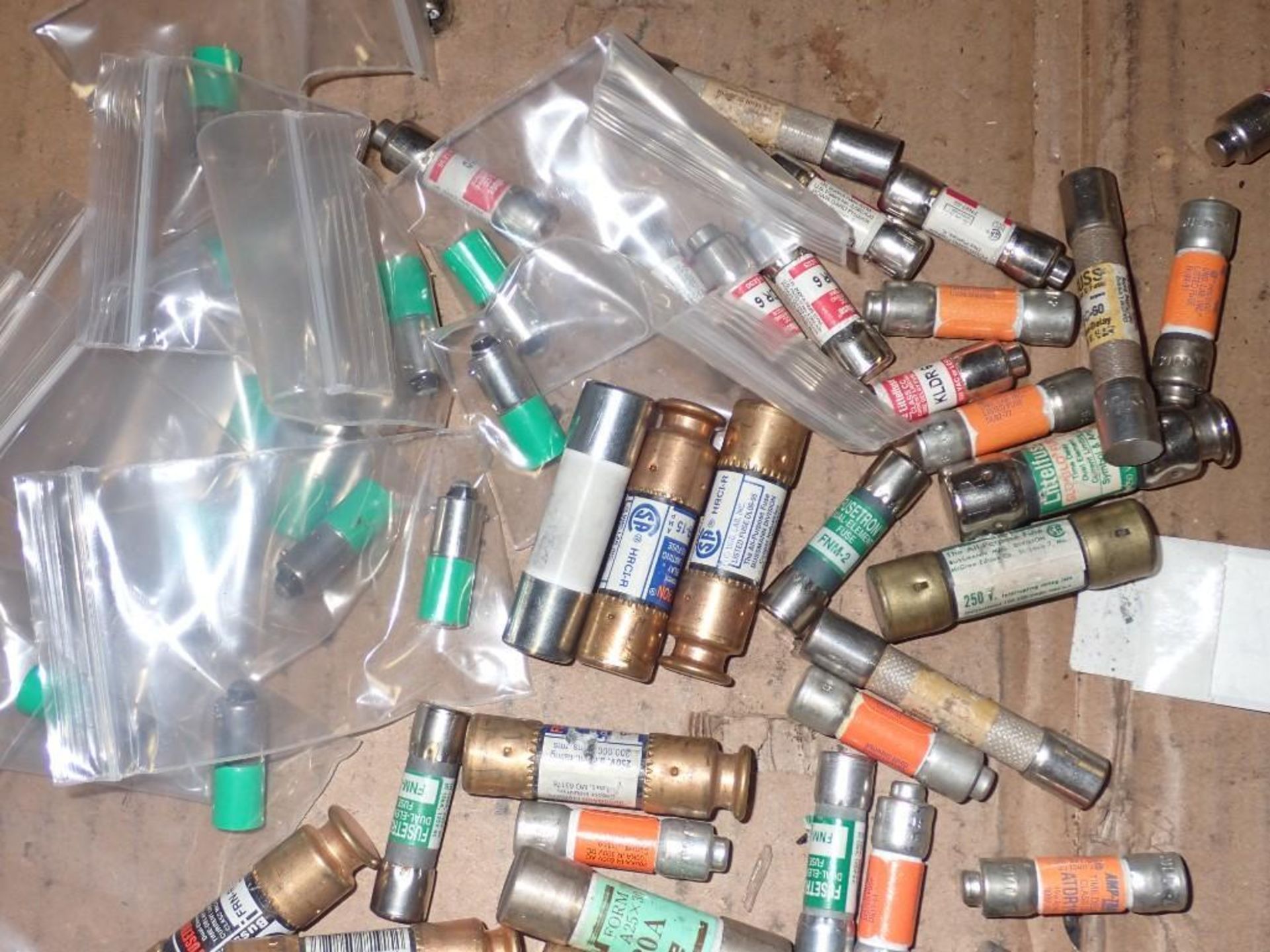 Lot of Misc Small Fuses - Image 6 of 6