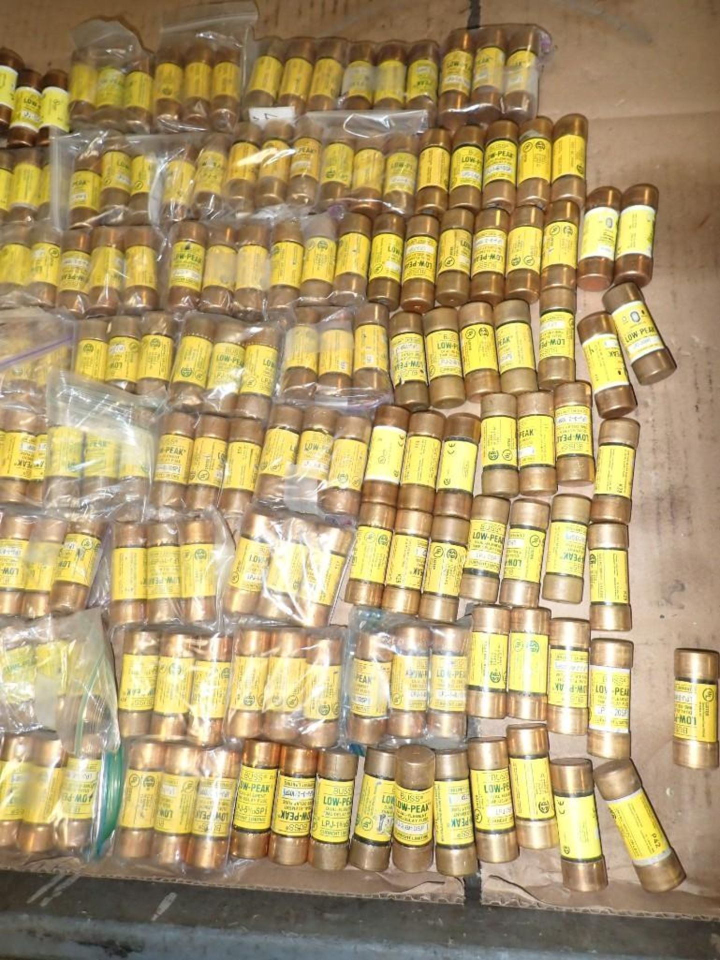 Lot of Buss Fuses - Image 3 of 5