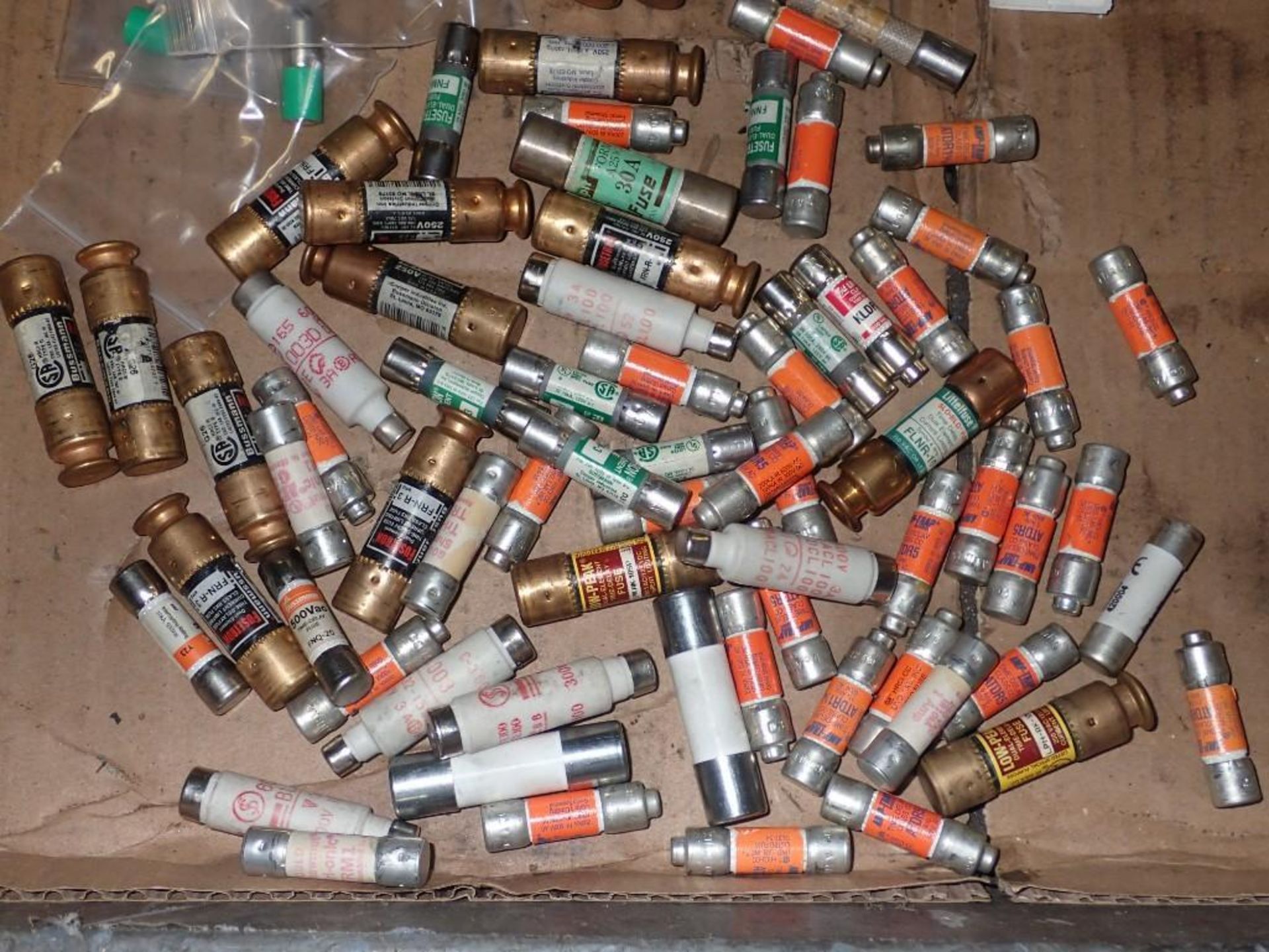 Lot of Misc Small Fuses - Image 5 of 6