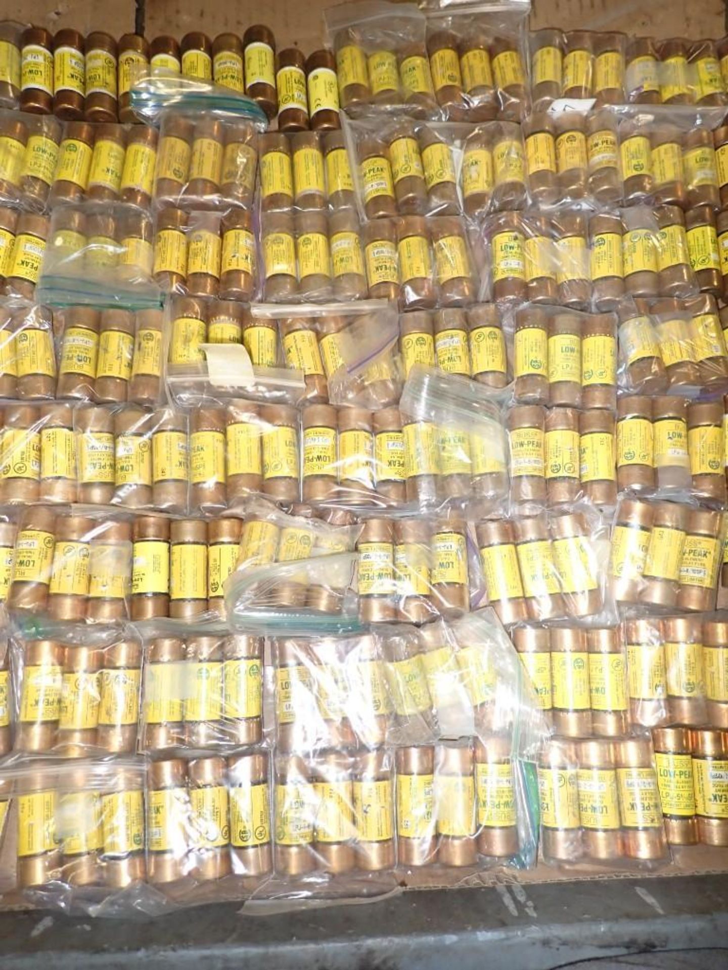 Lot of Buss Fuses - Image 4 of 5