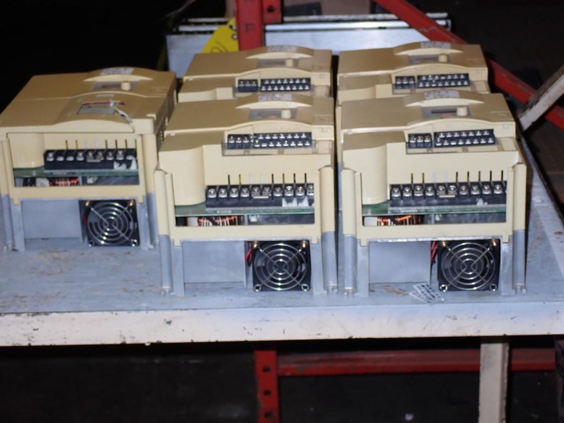 Lot of (5) Toshiba VF-S7 Transistor Inverter Drives, VFS7-4022UPL, 3 HP, Missing Cover - Image 2 of 5