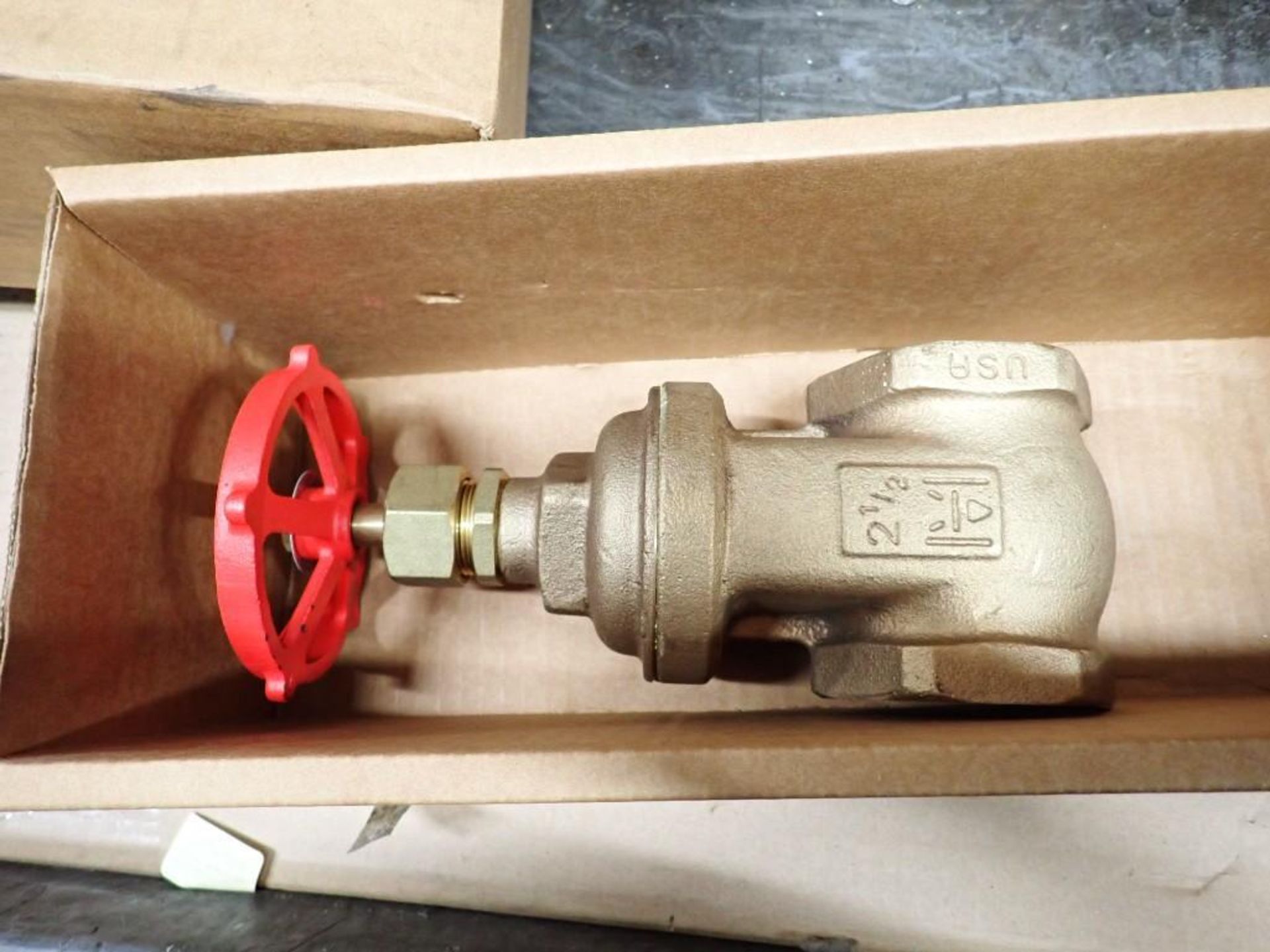 Lot of (12) New Milwaukee Gate Valves, Class 125, 2-1/2", FNPT Class 125, 105-212 - Image 4 of 4