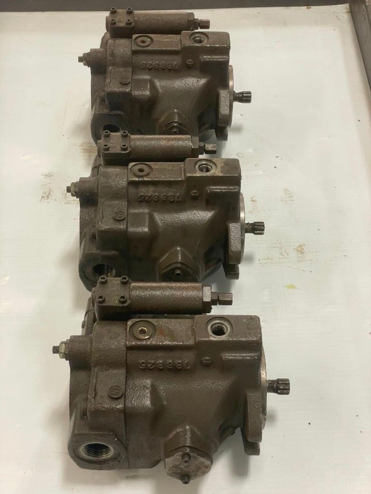 Lot of (3) Parker #PVP1610B7L211 Hydraulic Pumps - Image 4 of 7