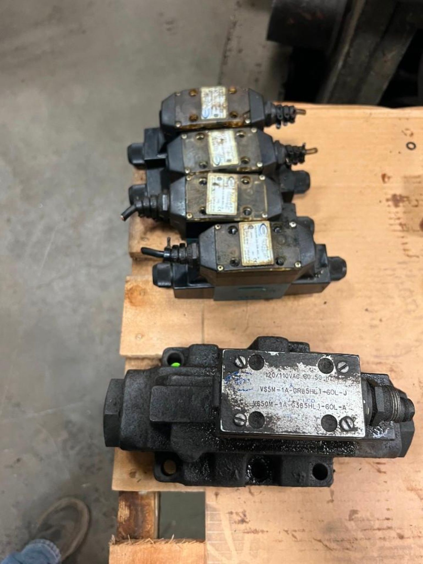 Lot of Continental Hydraulics Valves - Image 2 of 4