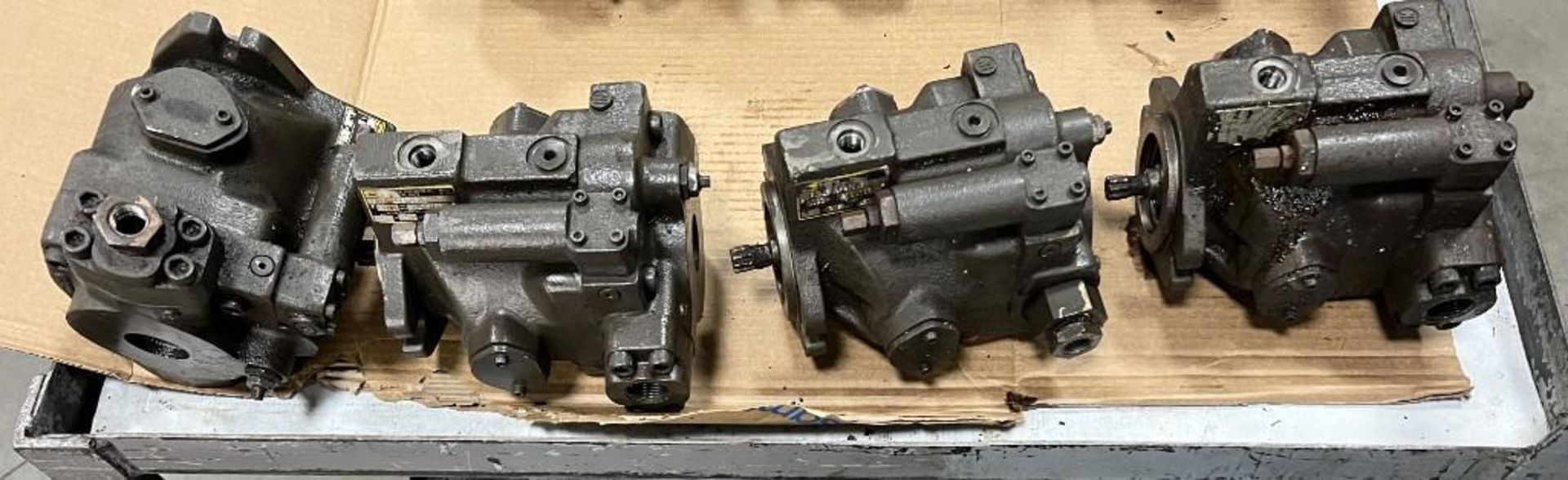 Lot of (4) Parker # PVP1610B7L212 Hydraulic Pumps