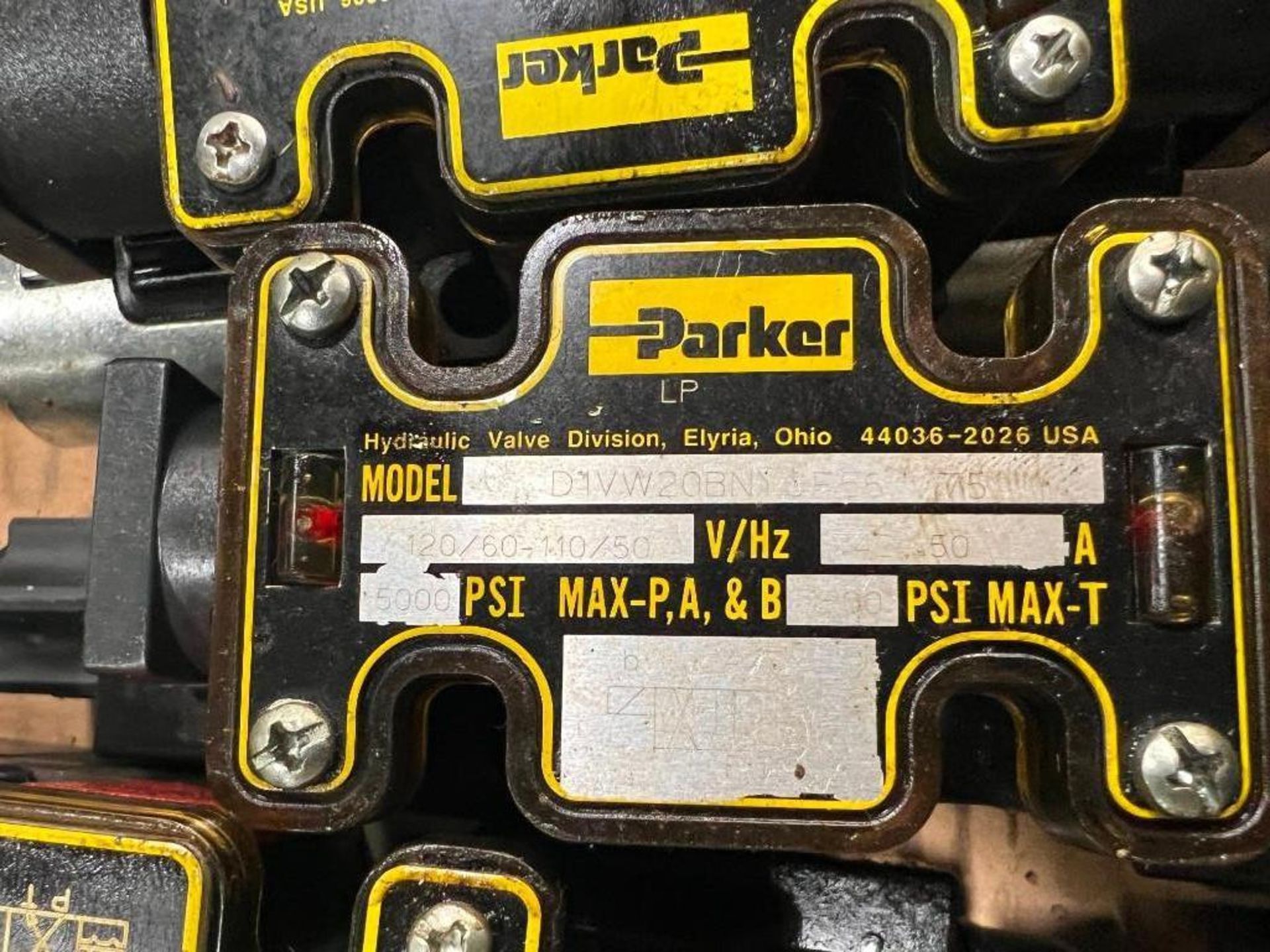 Large Lot of Parker Valves - Image 12 of 13