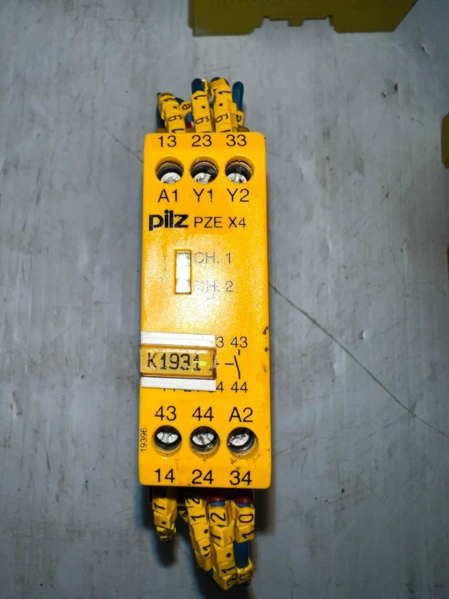 Lot of Pilz Modules (Some have a broken casing) - Image 6 of 9