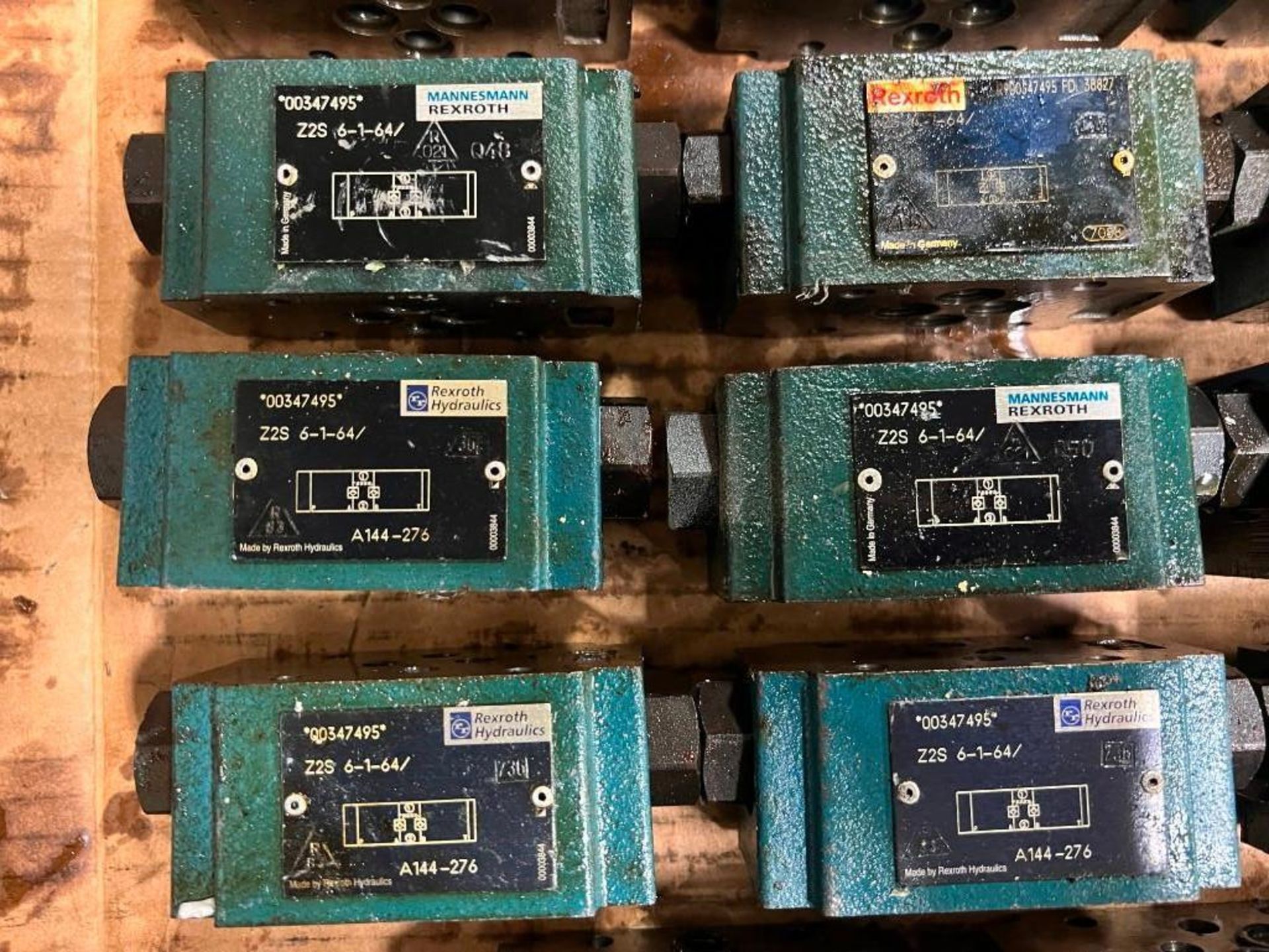 Lot of (19) Rexroth R900335004 Directional Control Valves - Image 5 of 6