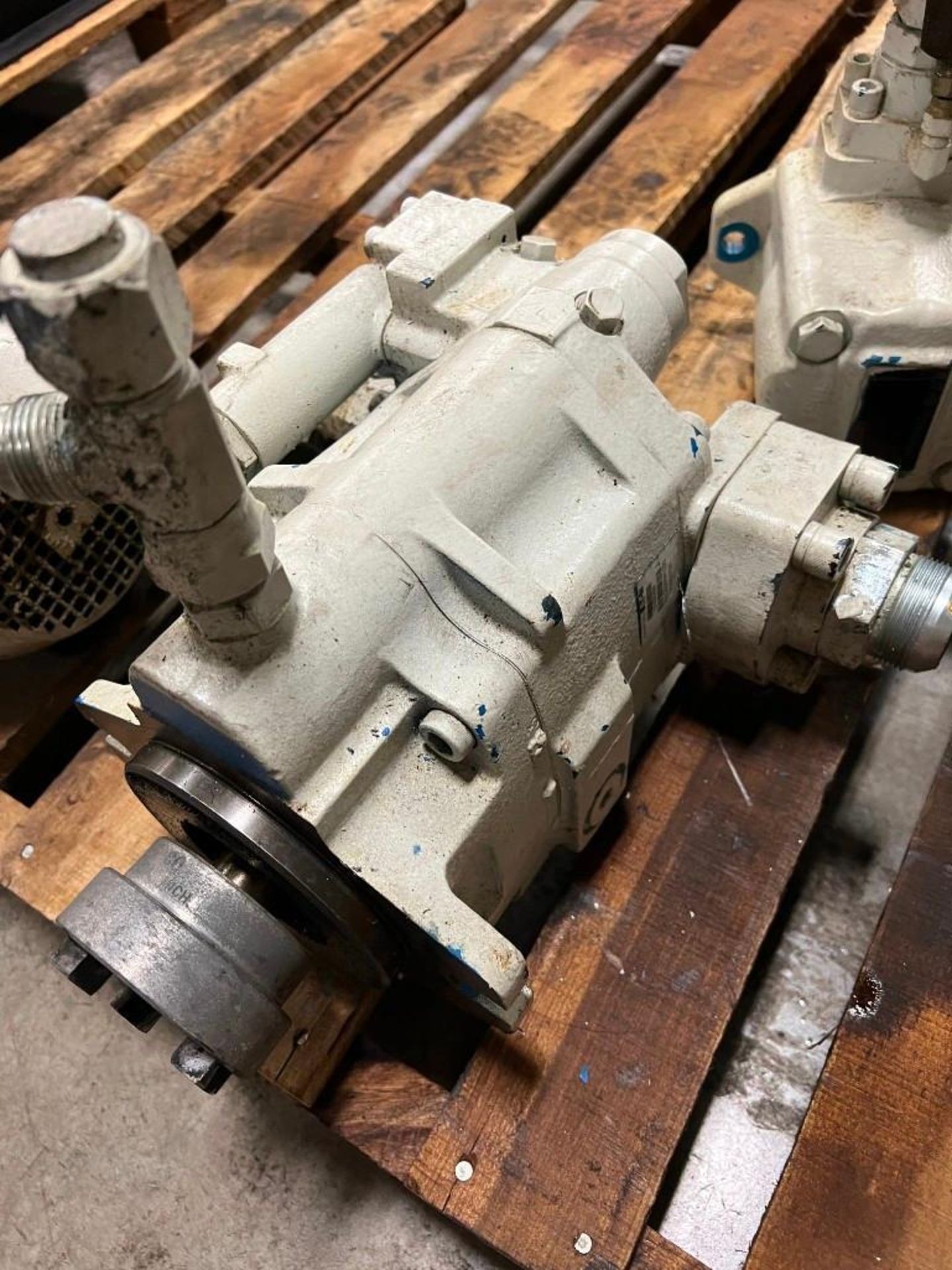 Vickers PVM057ER Hydraulic Piston Pump