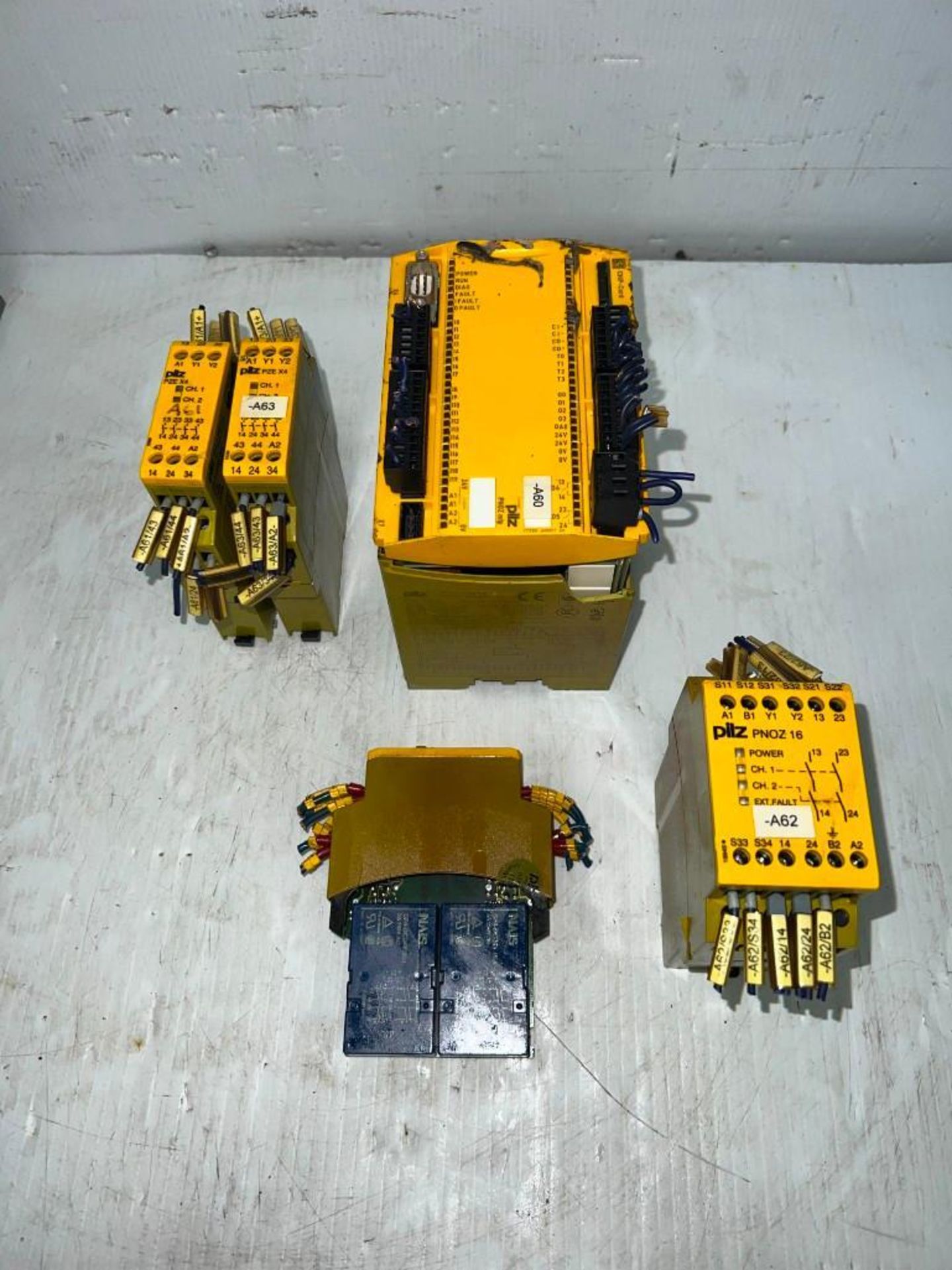 Lot of Pilz Modules (Some have a broken casing)