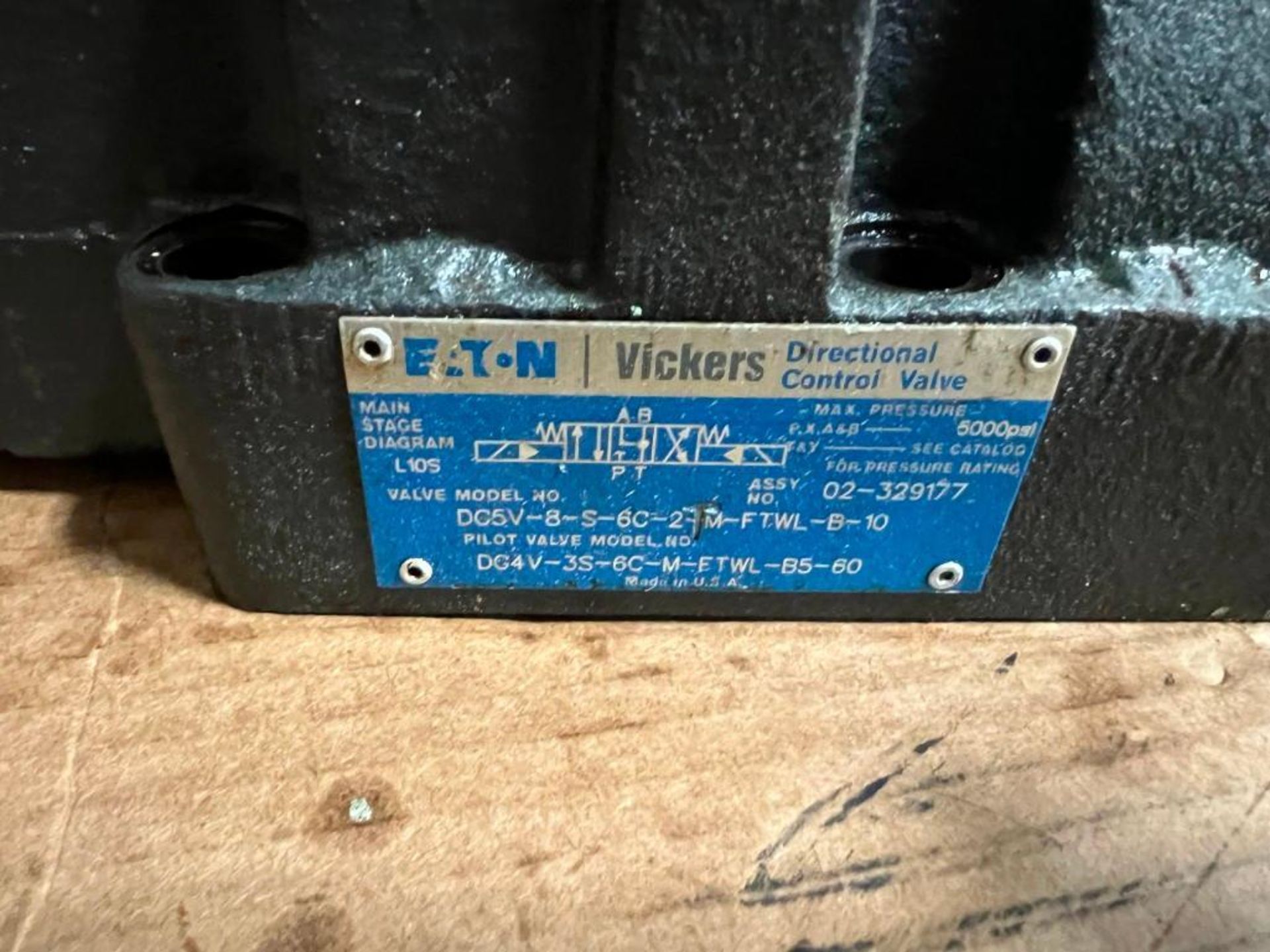 Vickers Directional Control Valve - Image 2 of 3