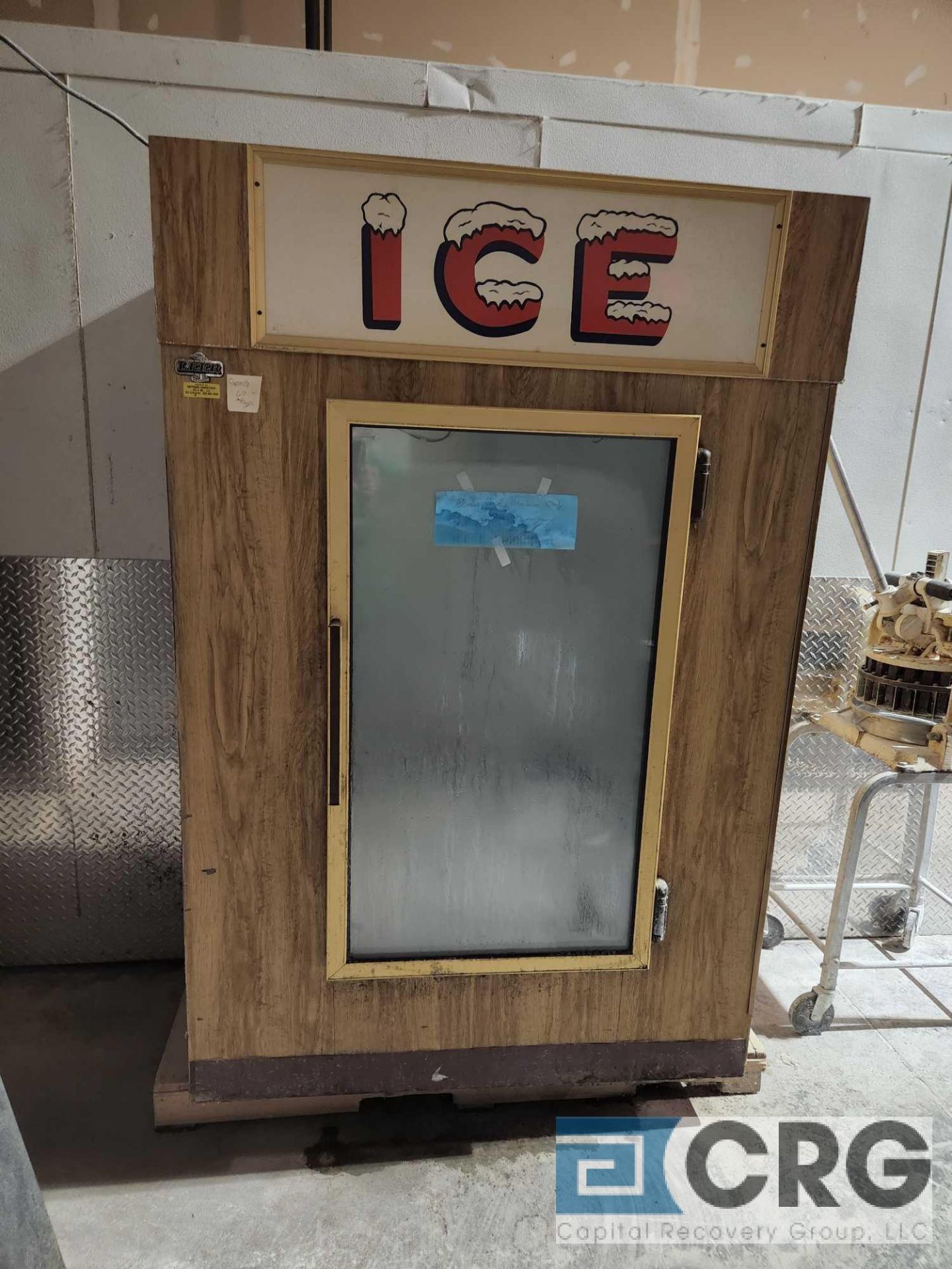 Leer reach in bagged ice freezer, m/n 401UC33MGV, s/n AIH-0389 1 phase - Image 2 of 3