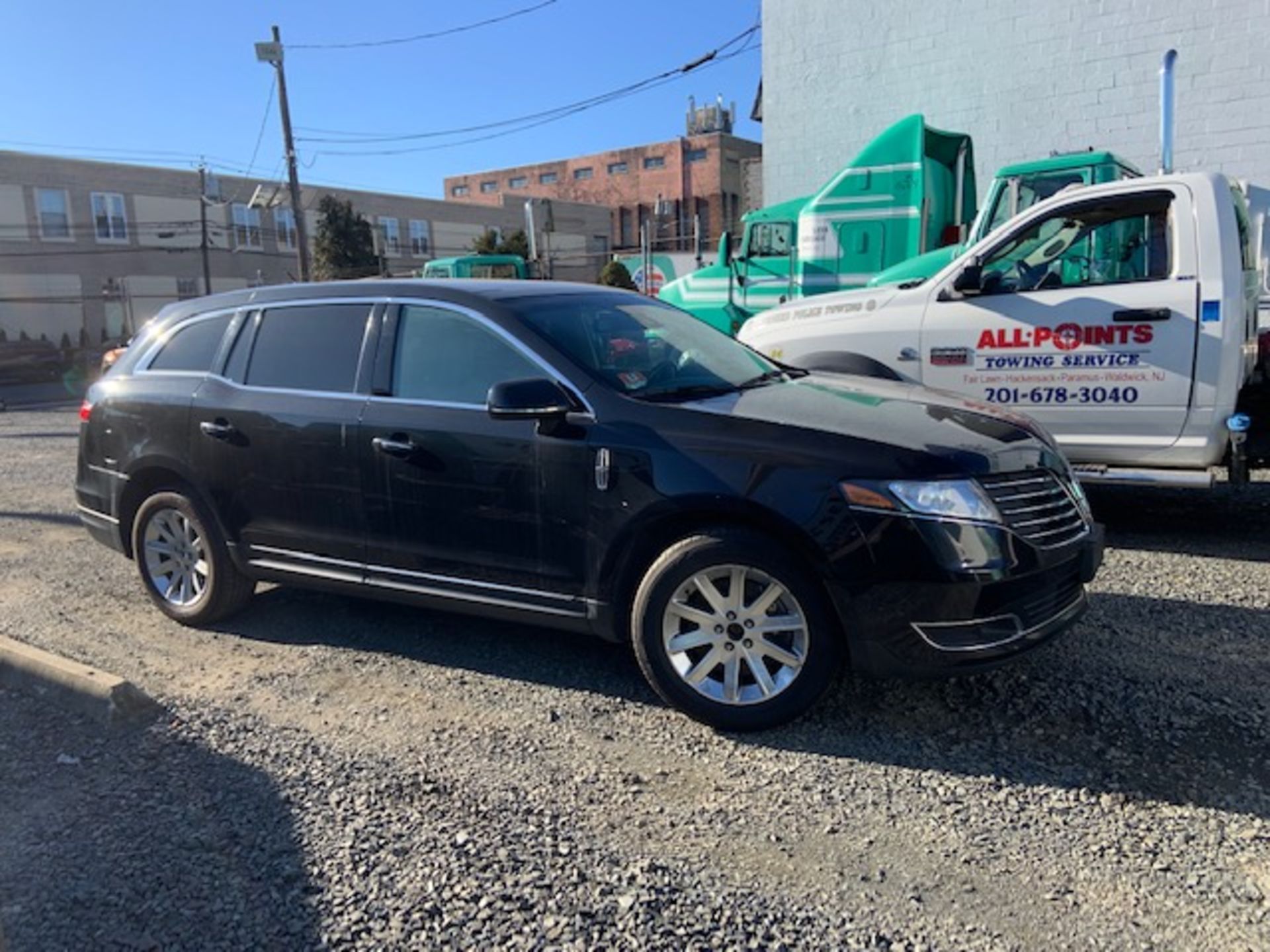 2017 Lincoln MKT; VIN: 2LMHJ5NK7HBL01379; Mileage 91,984 Miles