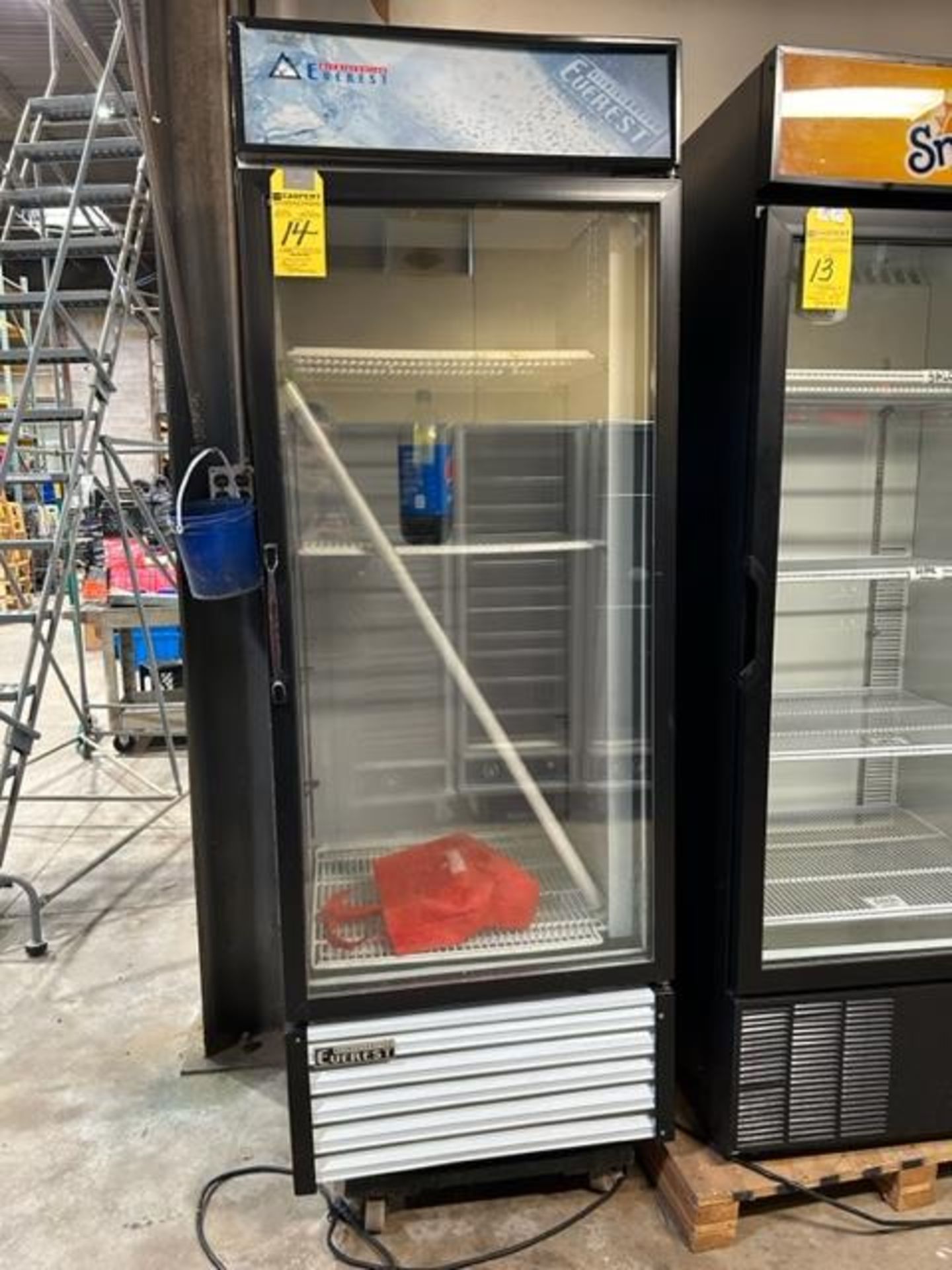 Everest Reach In 1-Door Glass Refrigrator, EMGR-24