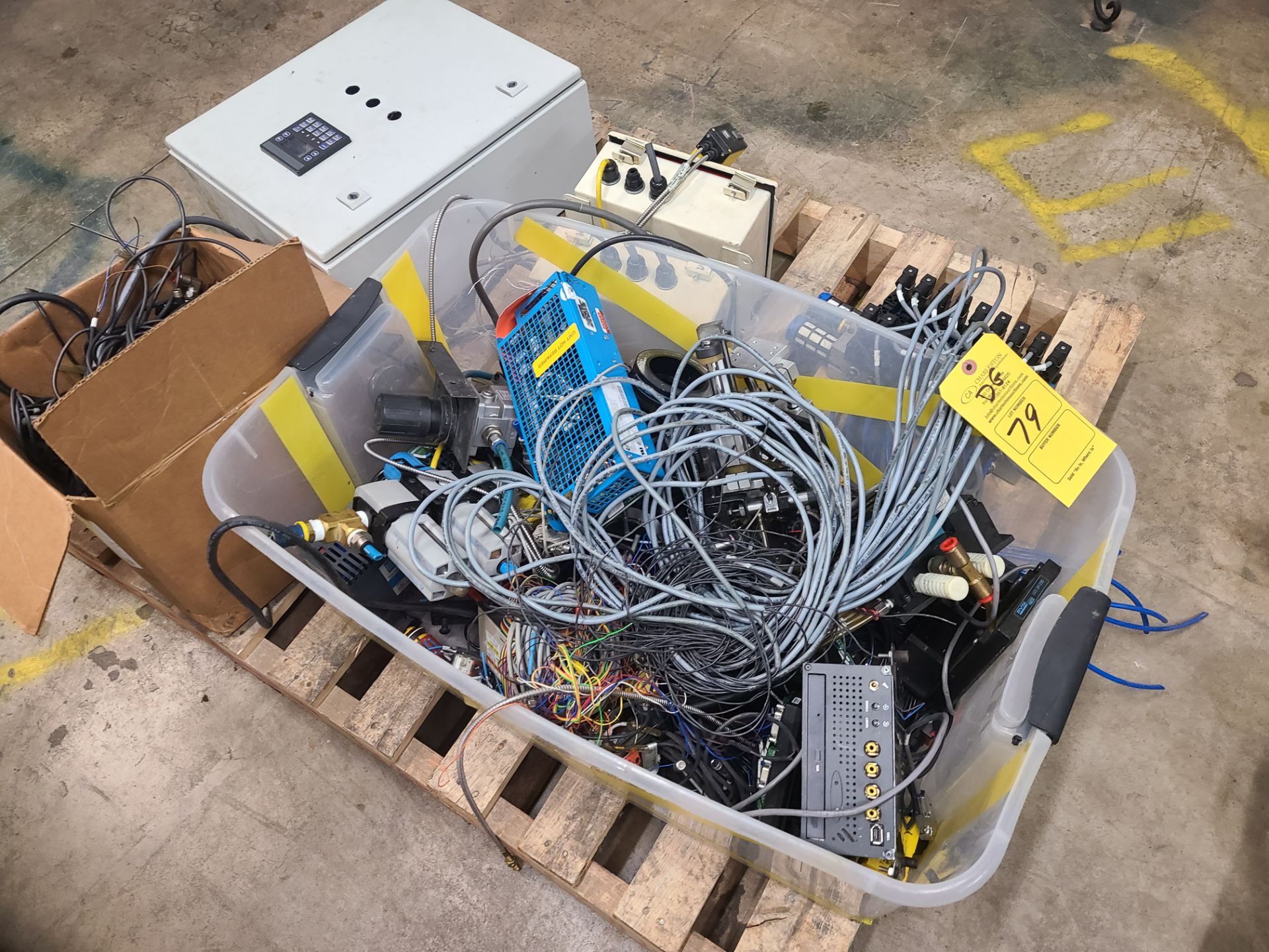 PALLET OF VARIOUS ELECTRONICS - PARTS ONLY