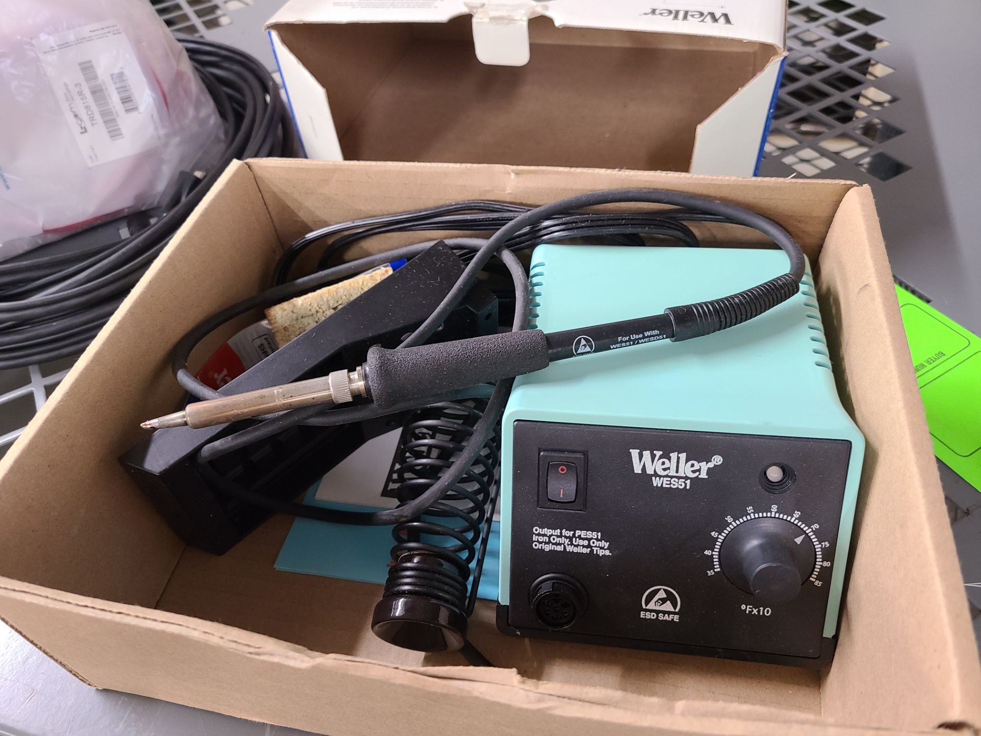 WELLER ELECTRONICALLY CONTROLLED SOLDERING STATION MODEL # WES51 (IN BOX) - Image 2 of 2