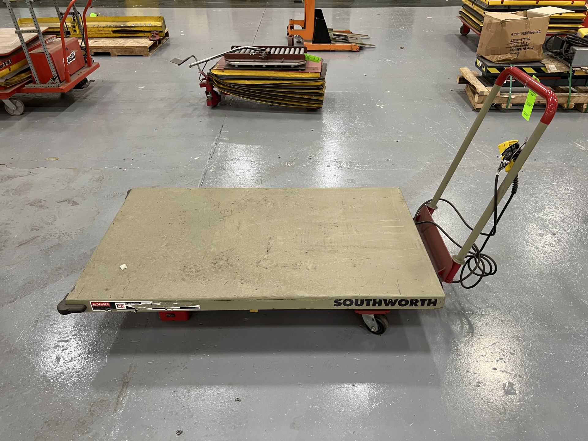 ELECTRIC LIFT TABLE; 16" X 36"; 1 000 LBS CAPACITY - Image 2 of 2