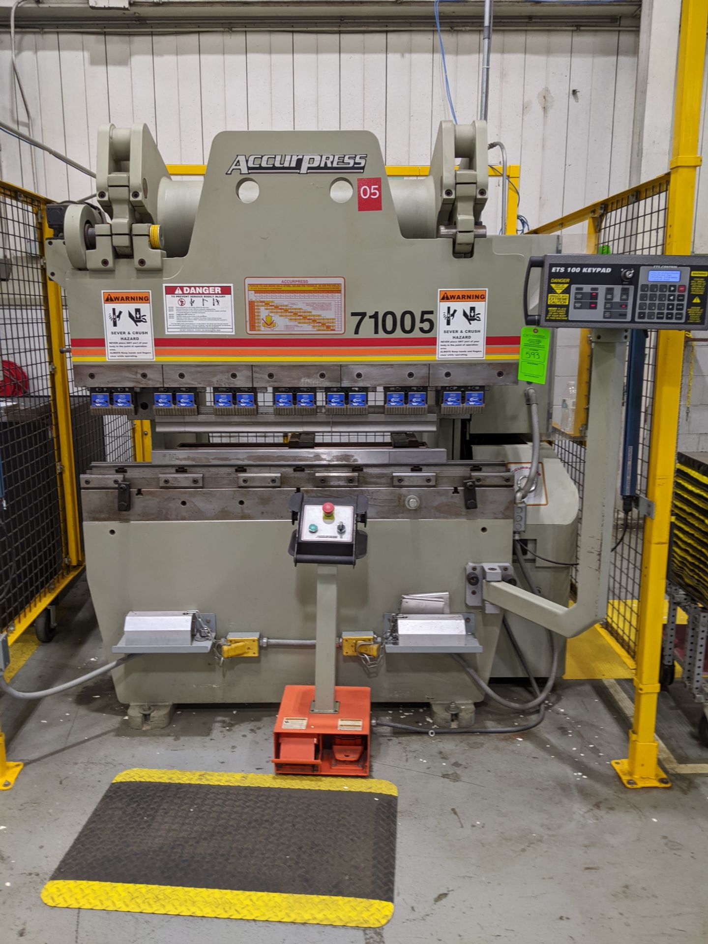 ACCURPRESS 100 TON PRESS BRAKE; BED LENGTH 5'; M# 71005; S/N 10605