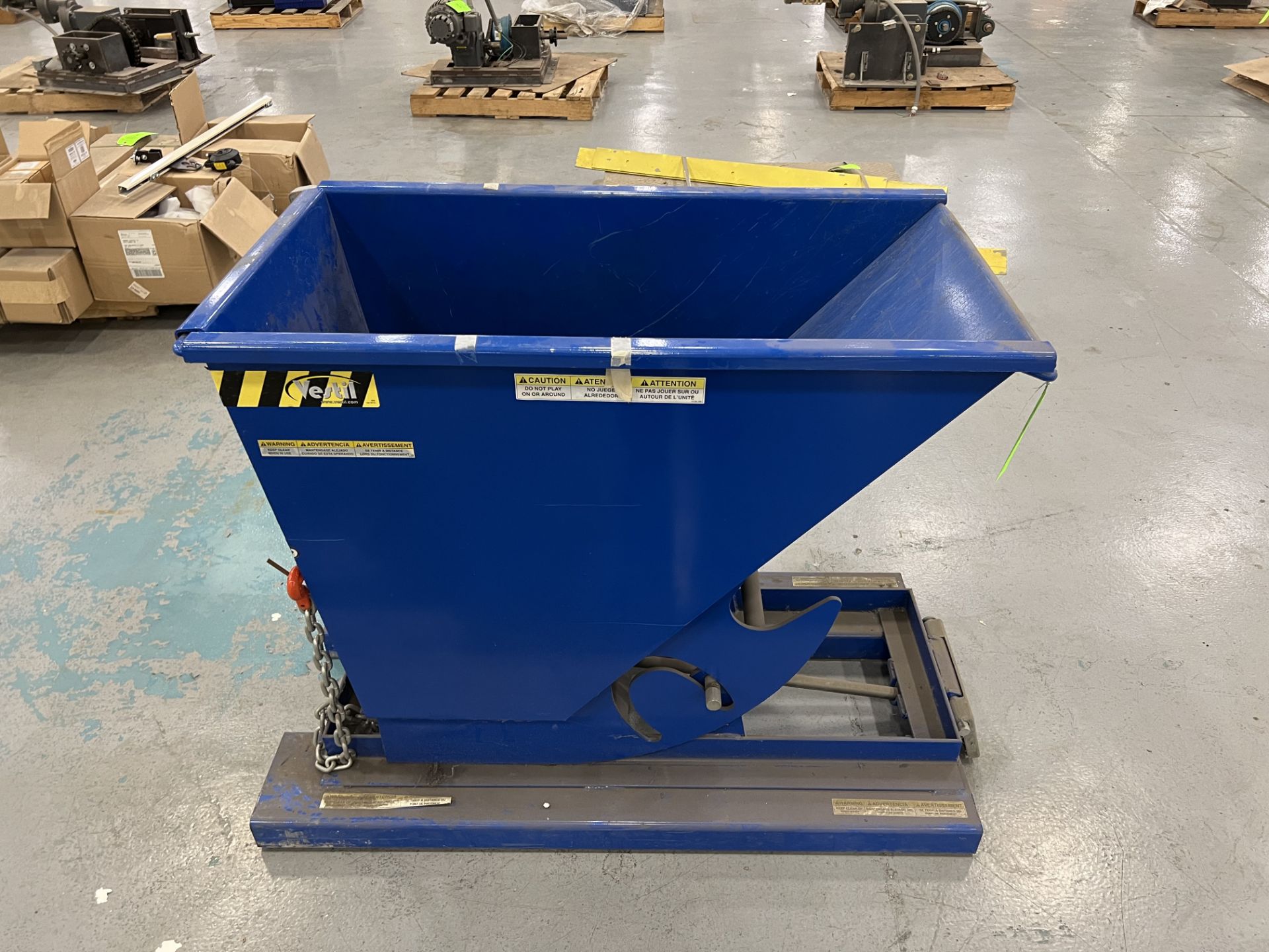 VESTIL DUMP HOPPER; 4 000 LBS