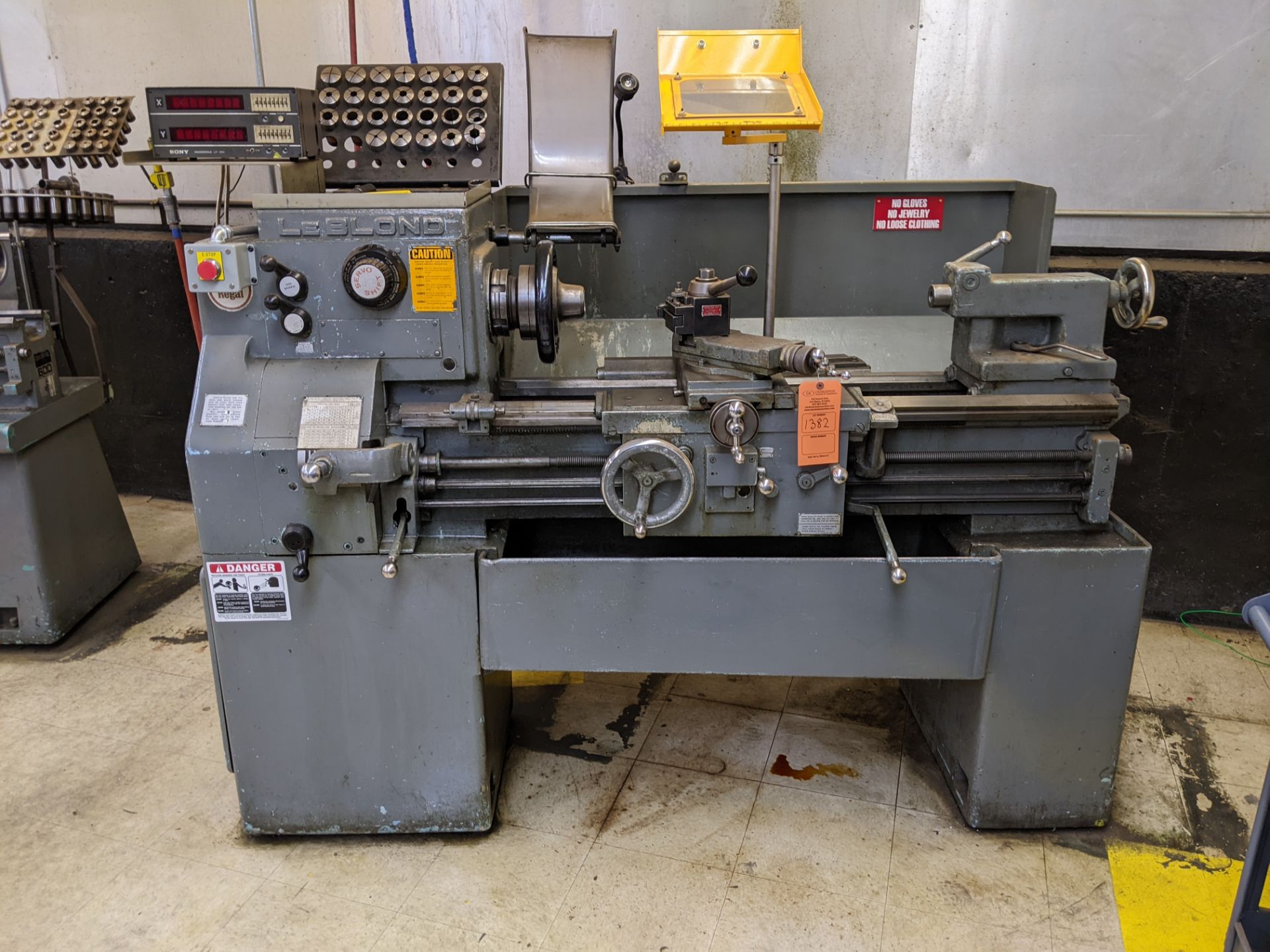 LEBLOND TOOL ROOM LATHE WITH COLLUTS; SERIAL # 8G3607; SPINDLE HOLE 1.5"; 16" SWING; 45-1800 RPM