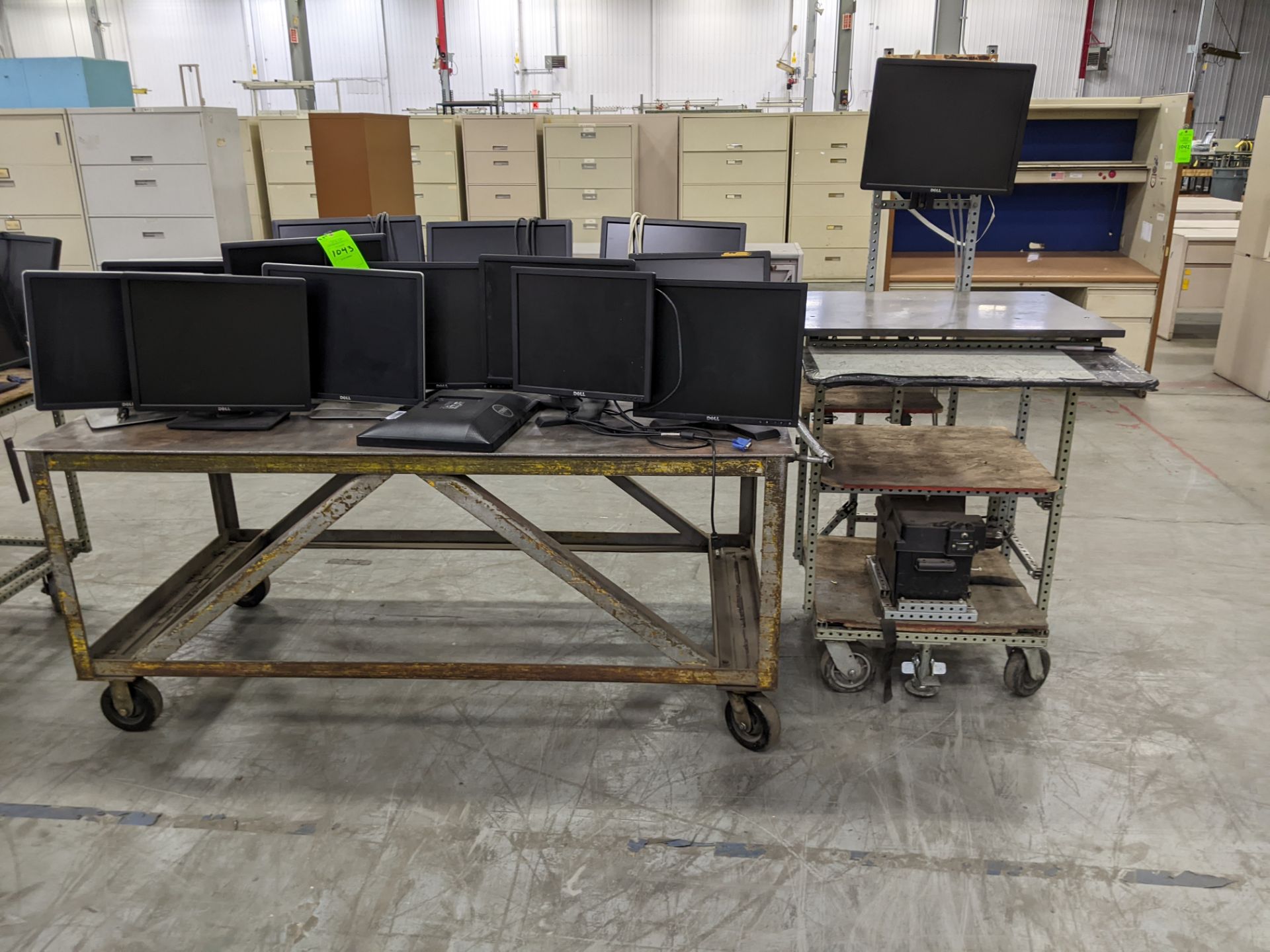CART WITH VARIOUS DELL MONITORS AND TABLE WITH MONITOR ATTACHED