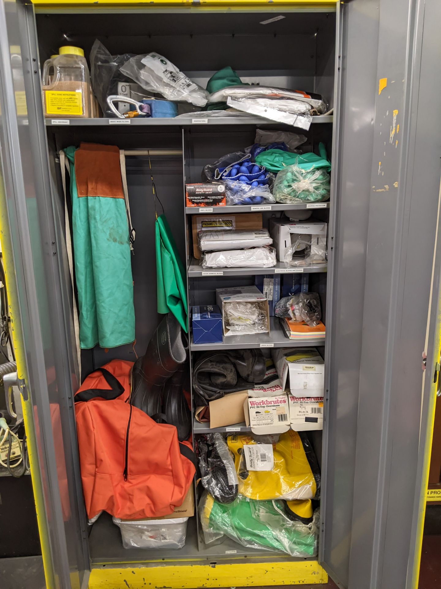 2-DRAWER CABINET WITH SAFETY EQUIPMENT - Image 2 of 2