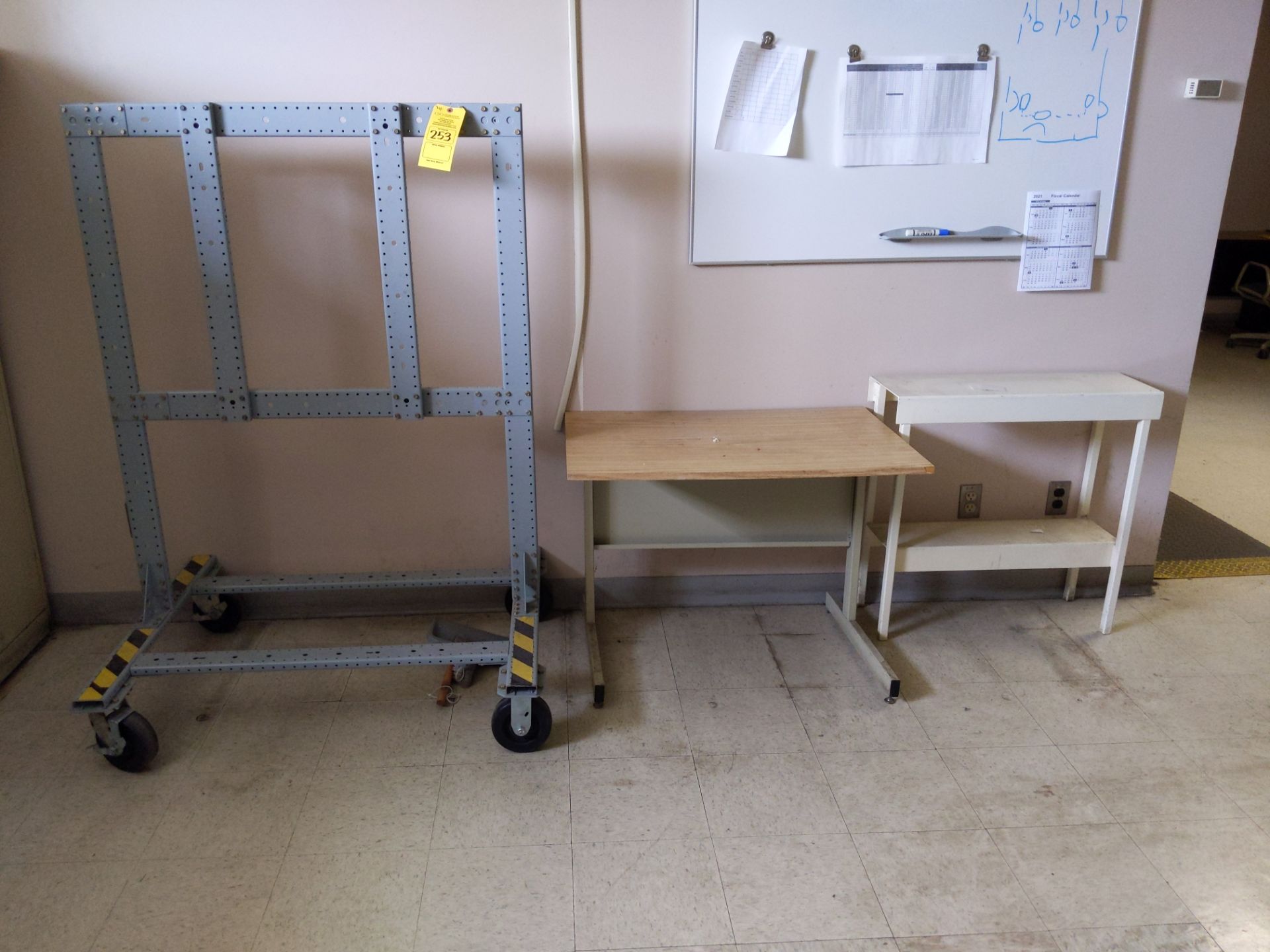 3' X 2' TABLE AND ROLL AROUND CART