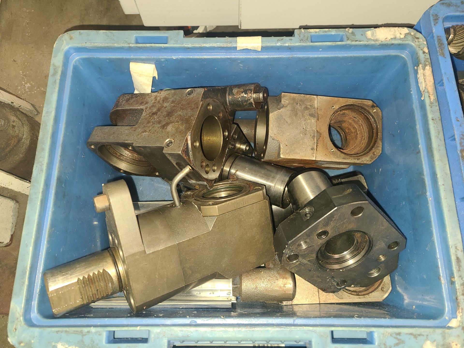 PALLET OF VARIOUS MILL PARTS AND TOOLING - Image 2 of 10