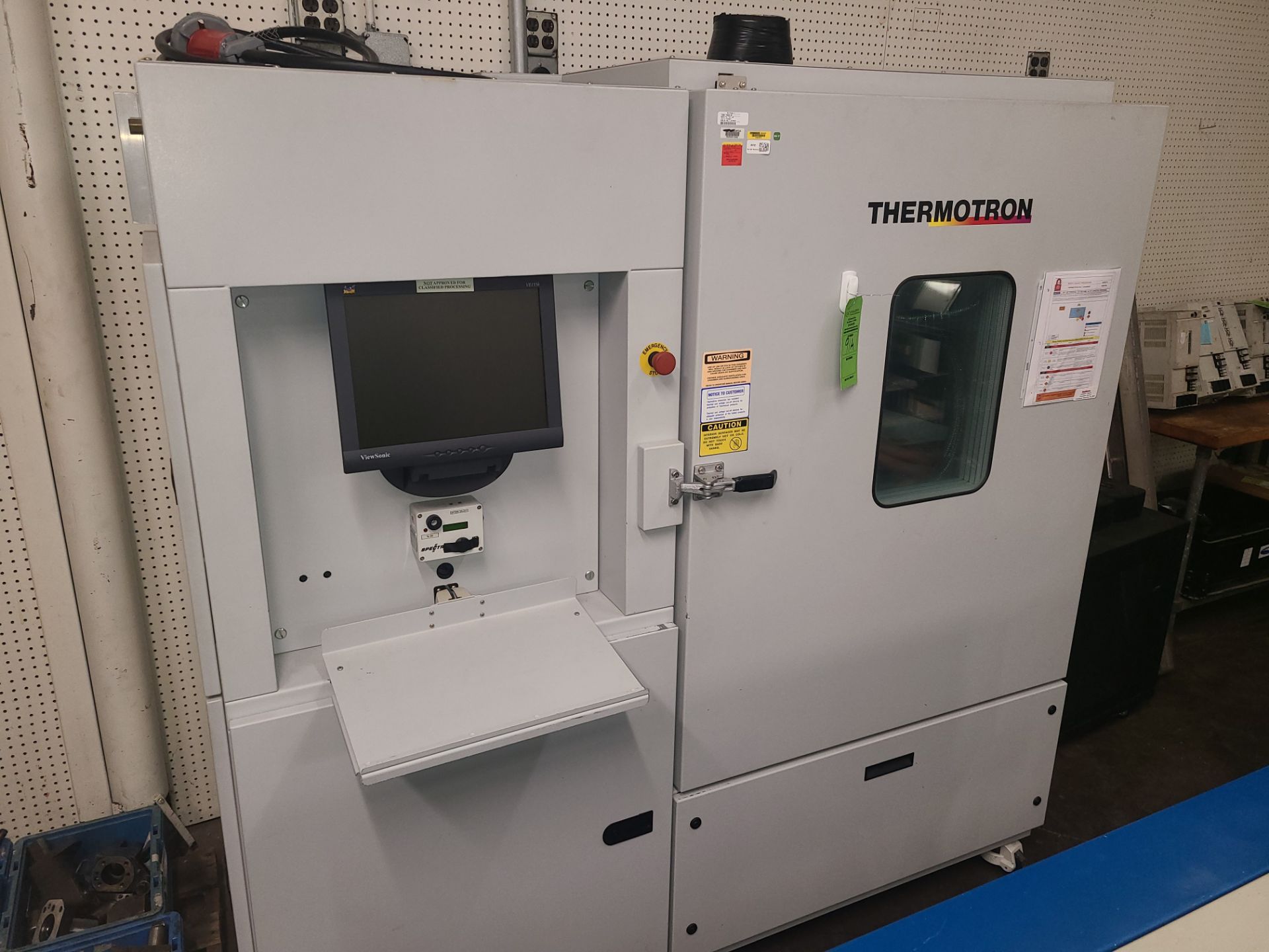 THERMOTRON ENVIRONMENTAL CHAMBER MODEL # AST-8 SERIAL # 34271 460 V / 3 PH / 60 HZ / 3/4 HP