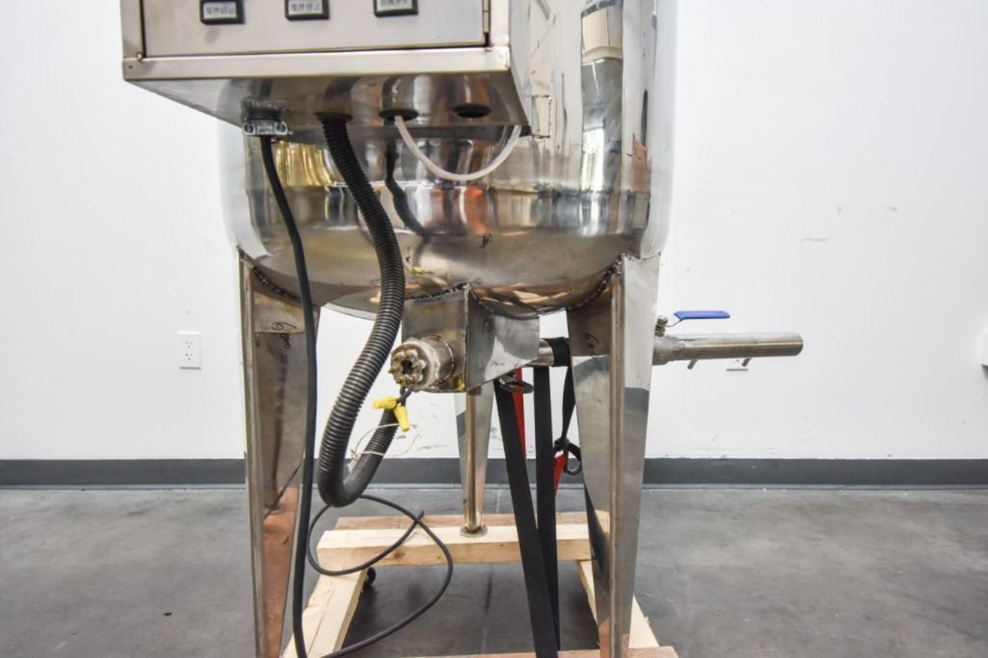 Dual Head Liquid Filling/ Capping Machine with Vibratory Cap Feeder and Mixing Tank - Image 17 of 27
