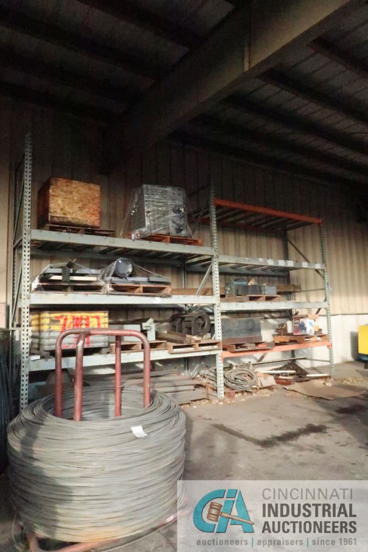 (LOT) MISCELLANEOUS PALLET RACK CONSISTING OF (2) SECTIONS 108" X 40" X 132" (1) SECTION 96" X 48" X - Image 3 of 5