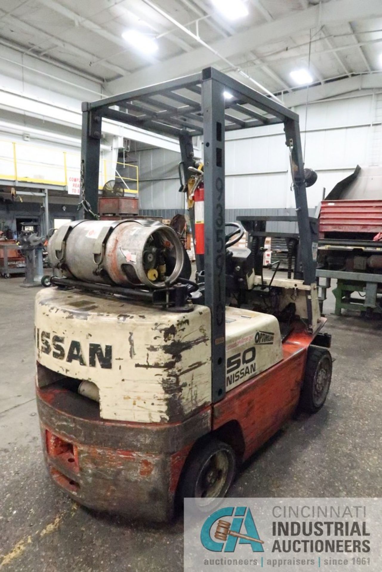 5,000 LB. NISSAN MODEL CFJ02A25PV SOLID TIRE LP GAS LIFT TRUCK; S/N 9P4471, 2-STAGE MAST, 58" MAST - Image 4 of 7