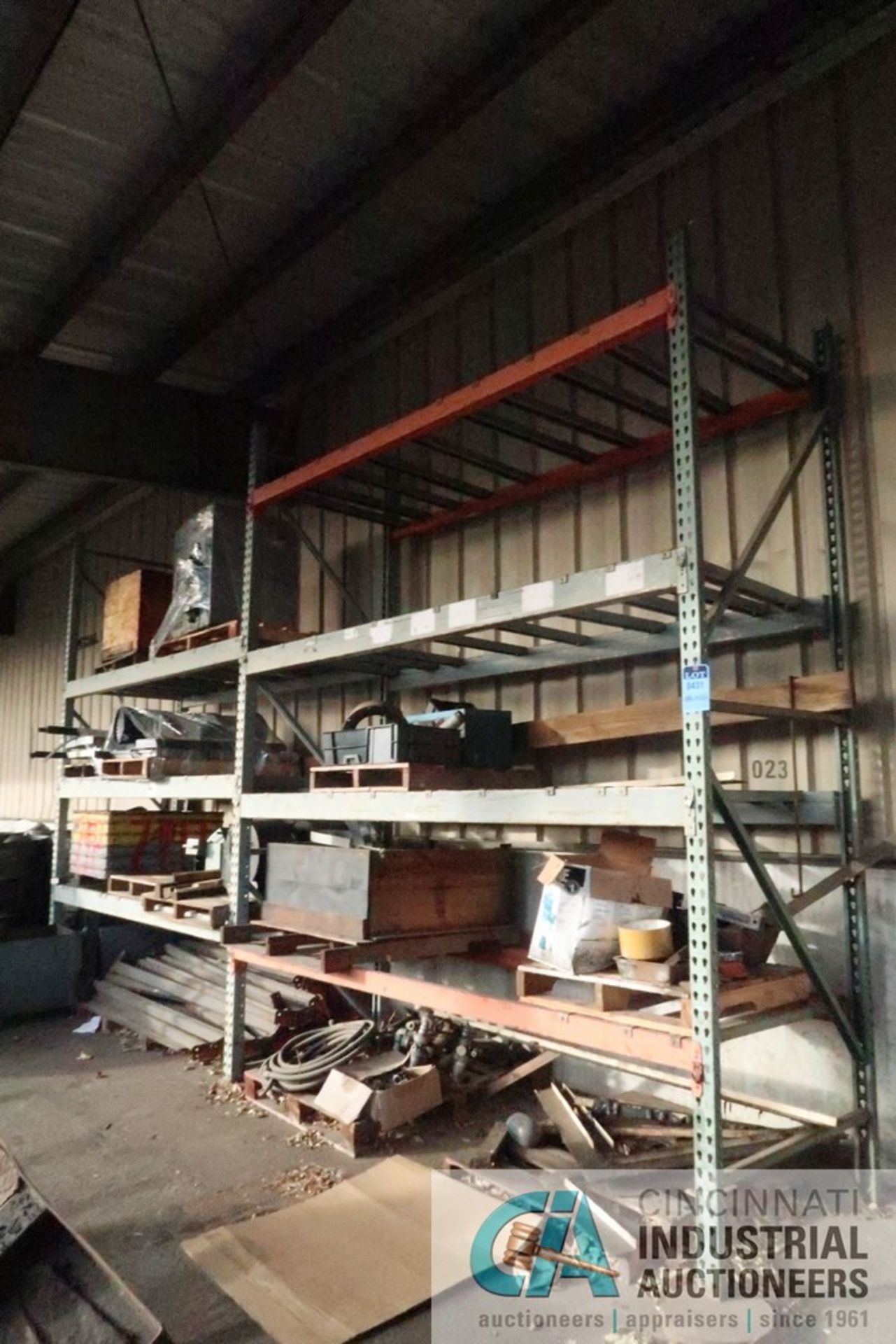 (LOT) MISCELLANEOUS PALLET RACK CONSISTING OF (2) SECTIONS 108" X 40" X 132" (1) SECTION 96" X 48" X