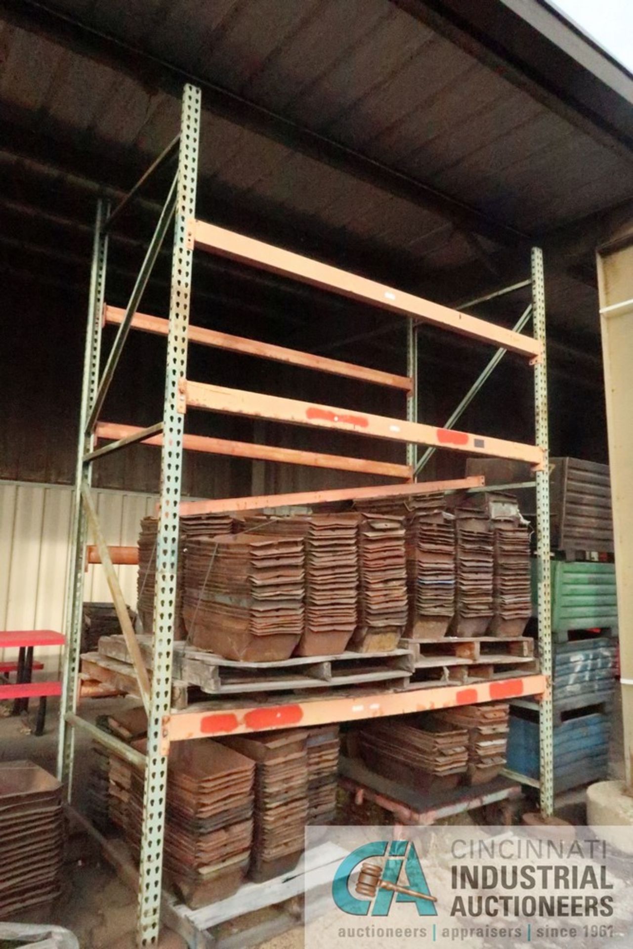 (LOT) MISCELLANEOUS PALLET RACK CONSISTING OF (2) SECTIONS 108" X 40" X 132" (1) SECTION 96" X 48" X - Image 4 of 5